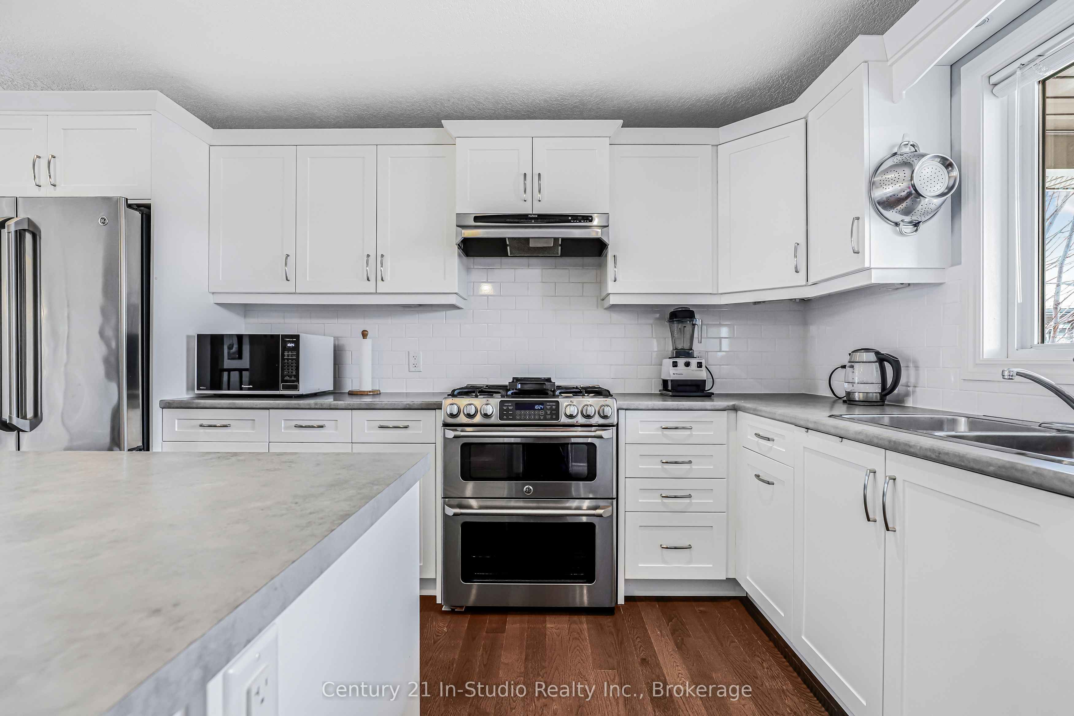 392 Peirson Avenue Property Photo 18