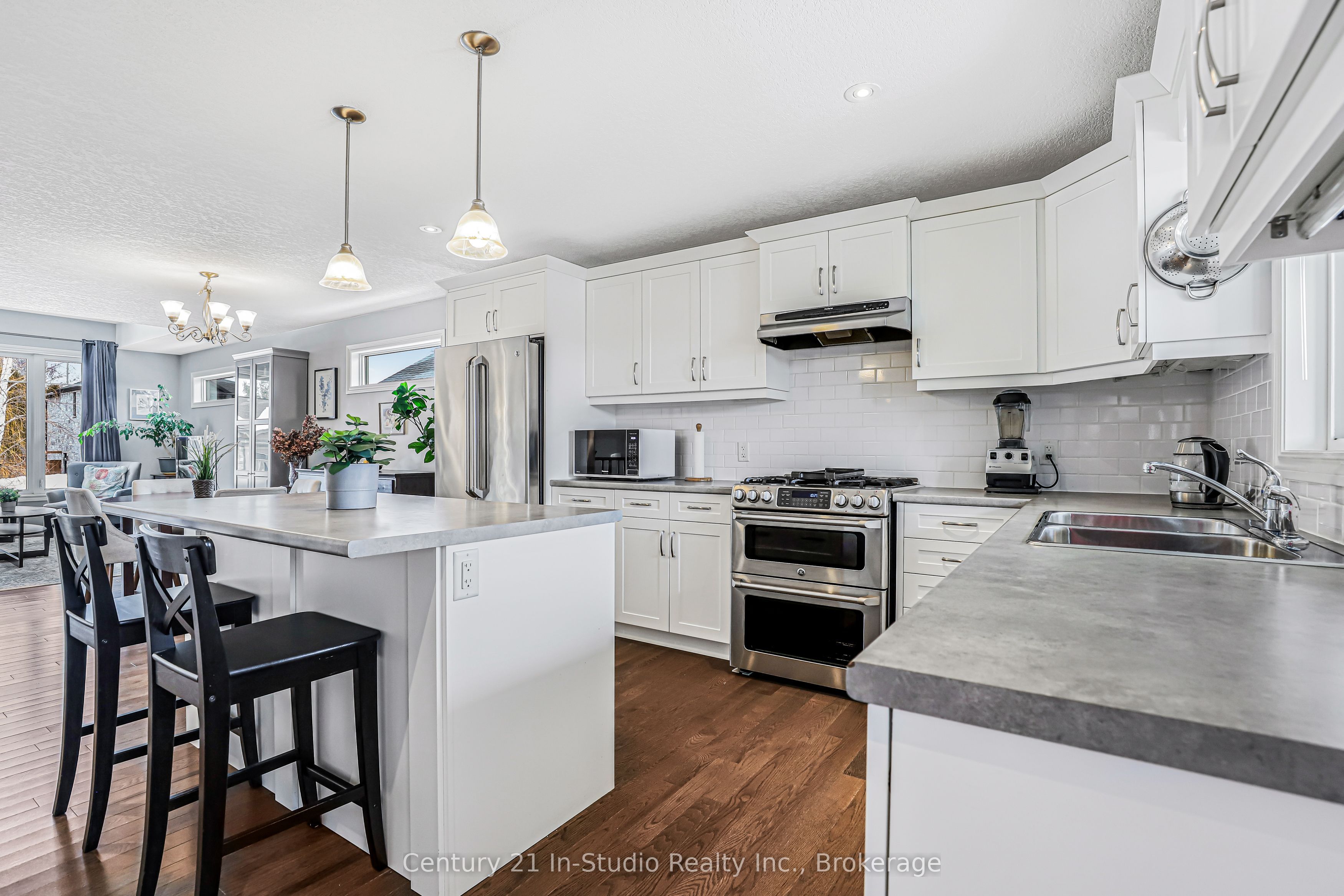 392 Peirson Avenue Property Photo 20