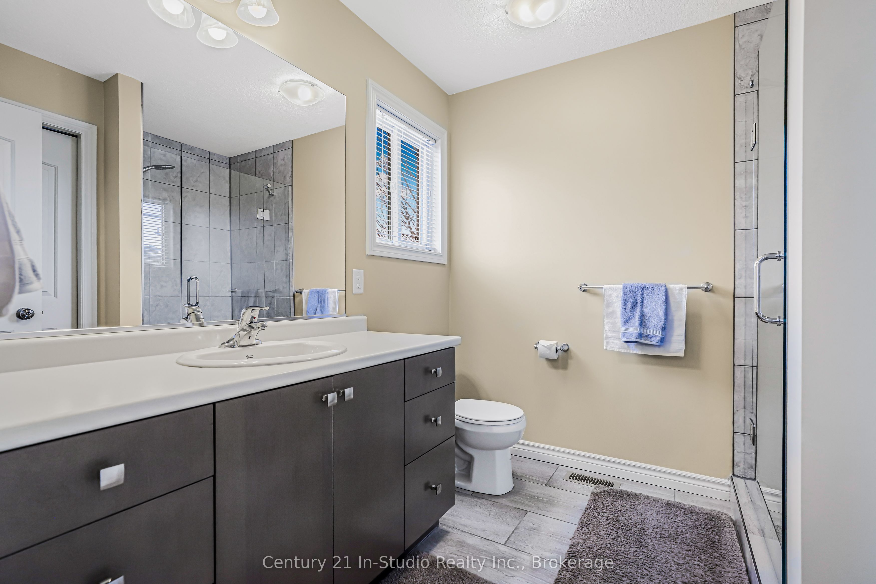 392 Peirson Avenue Property Photo 25
