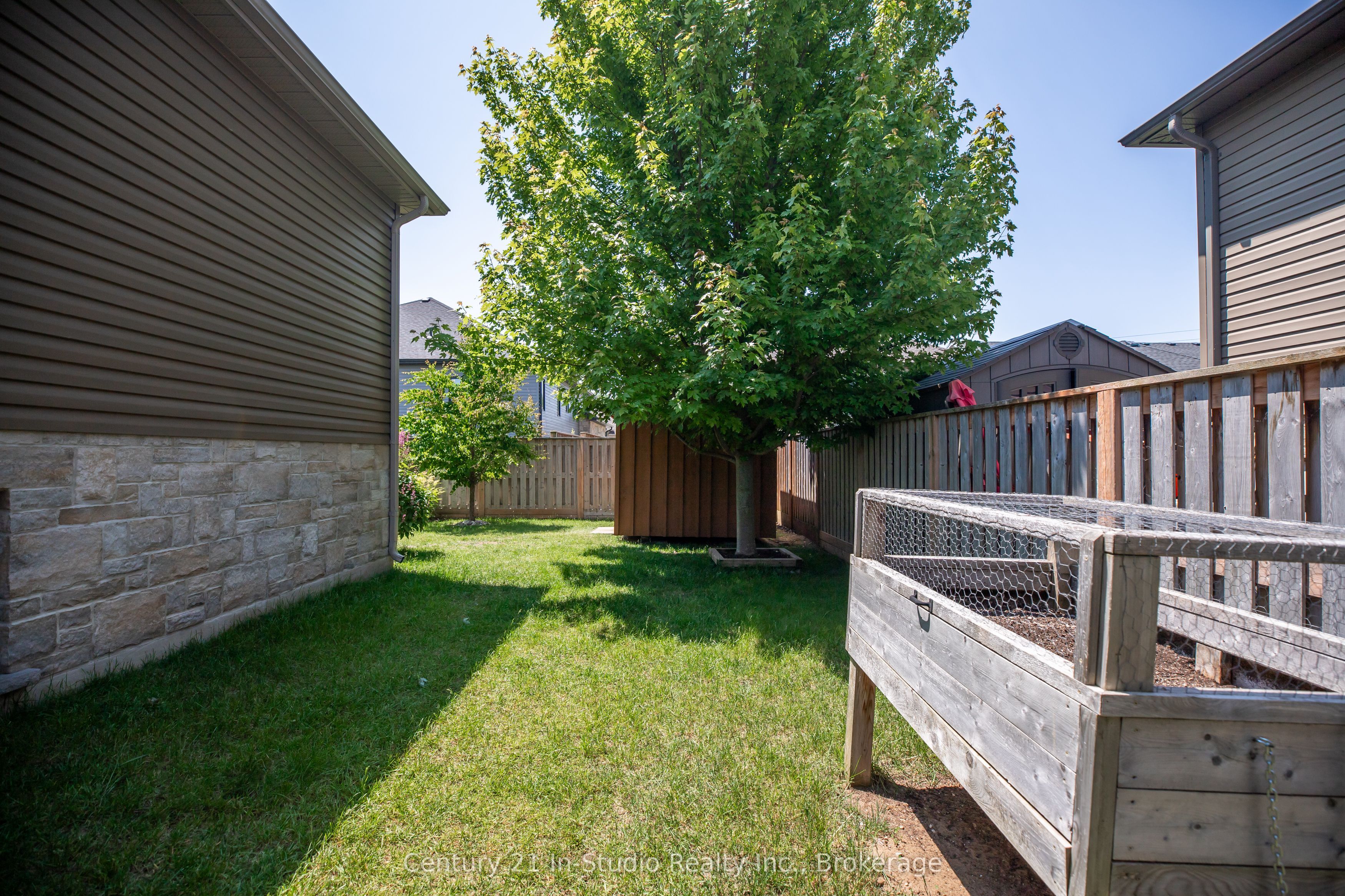 392 Peirson Avenue Property Photo 46