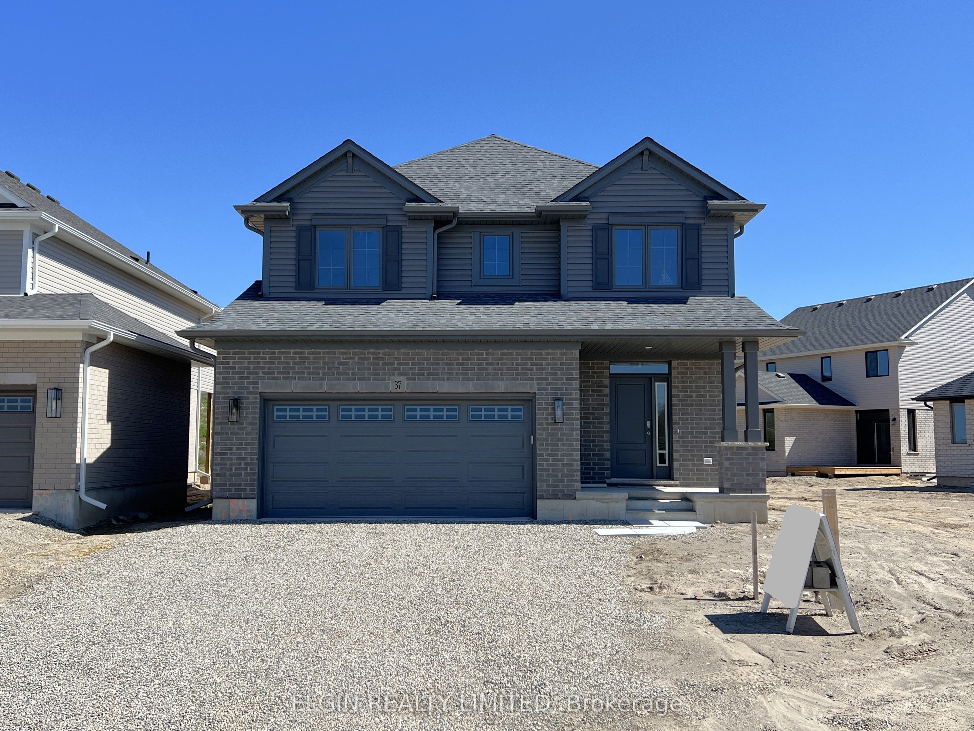 37 Hemlock Crescent Property Photo 1