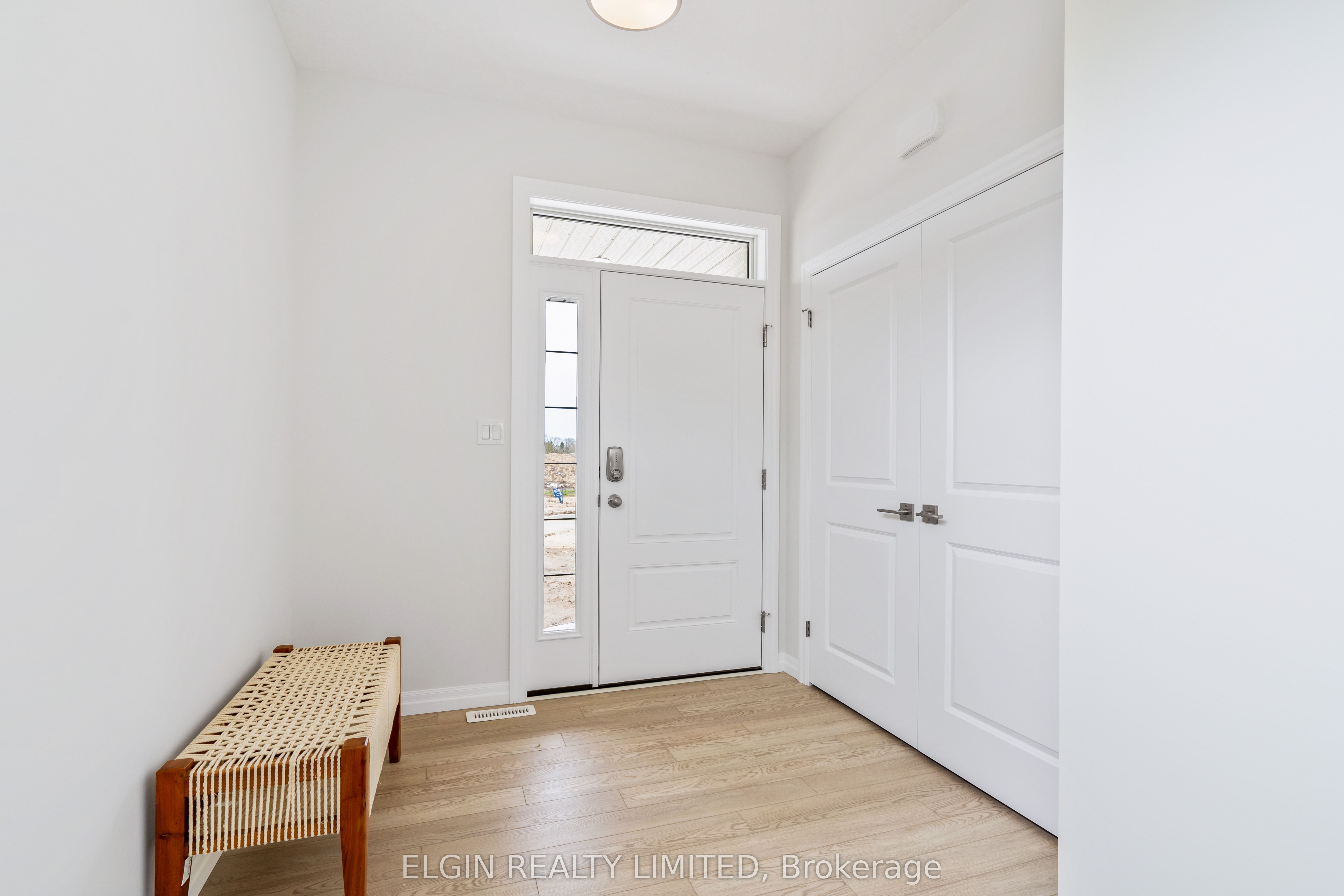 37 Hemlock Crescent Property Photo 2