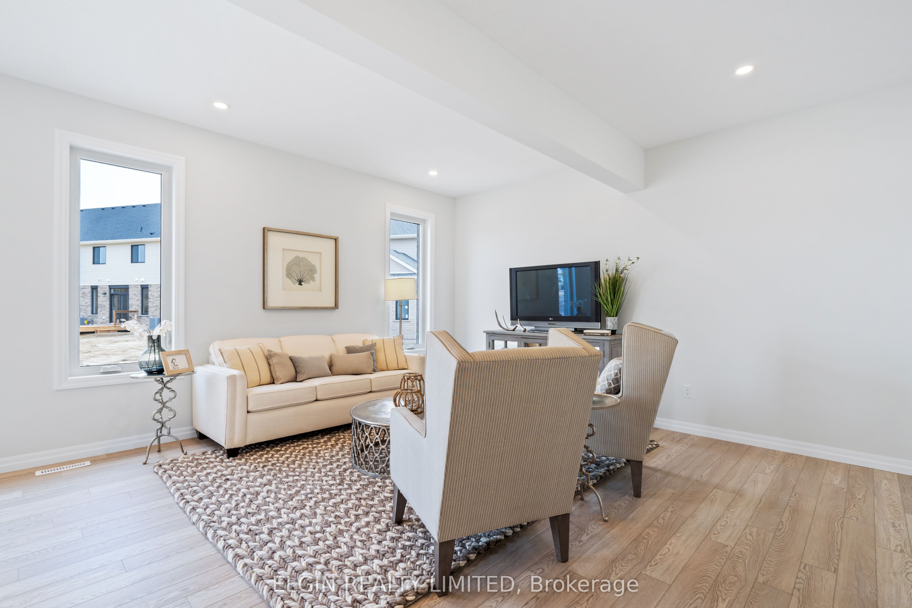 37 Hemlock Crescent Property Photo 3