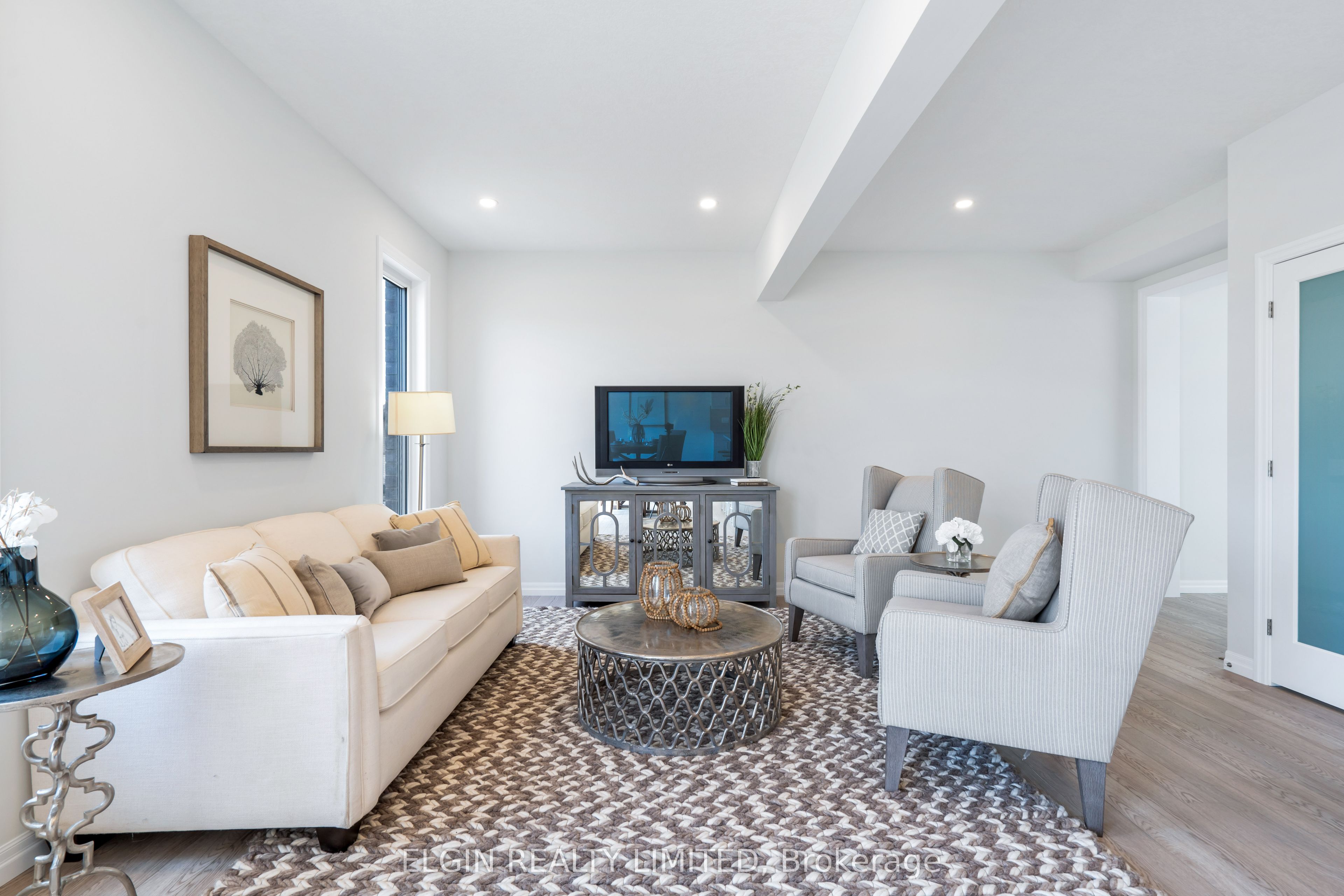 37 Hemlock Crescent Property Photo 4