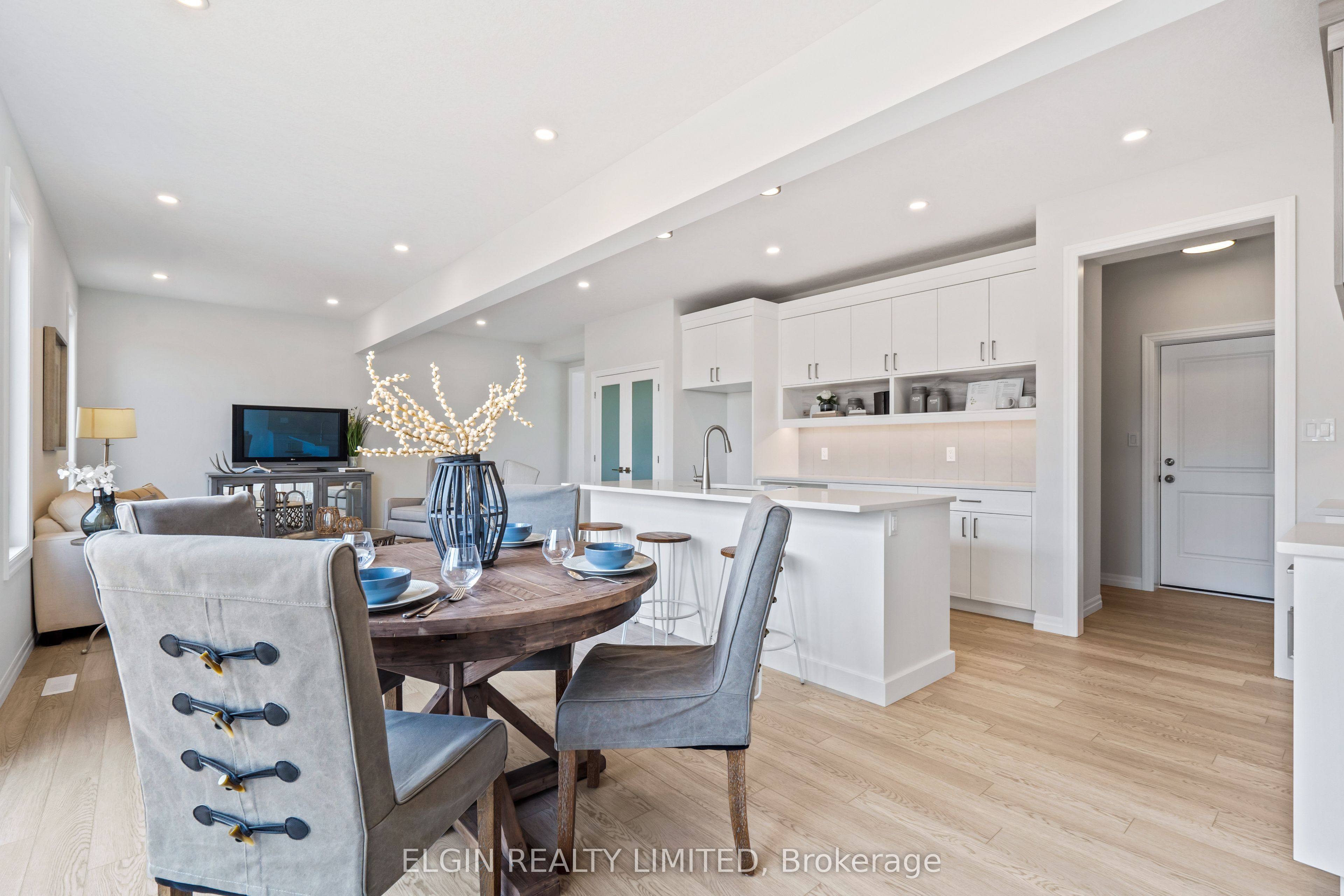 37 Hemlock Crescent Property Photo 8