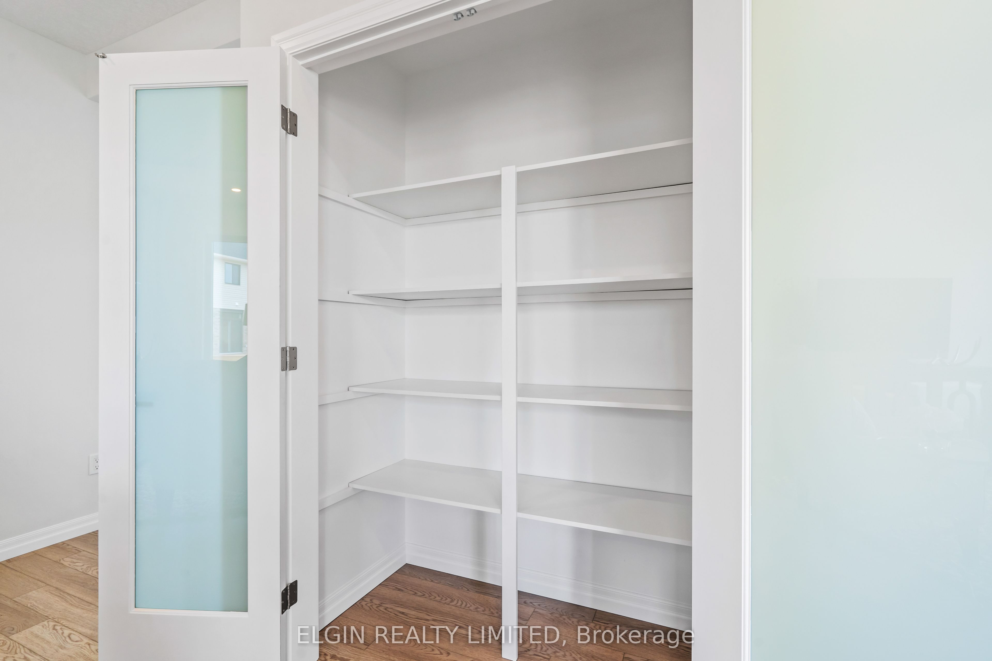 37 Hemlock Crescent Property Photo 9