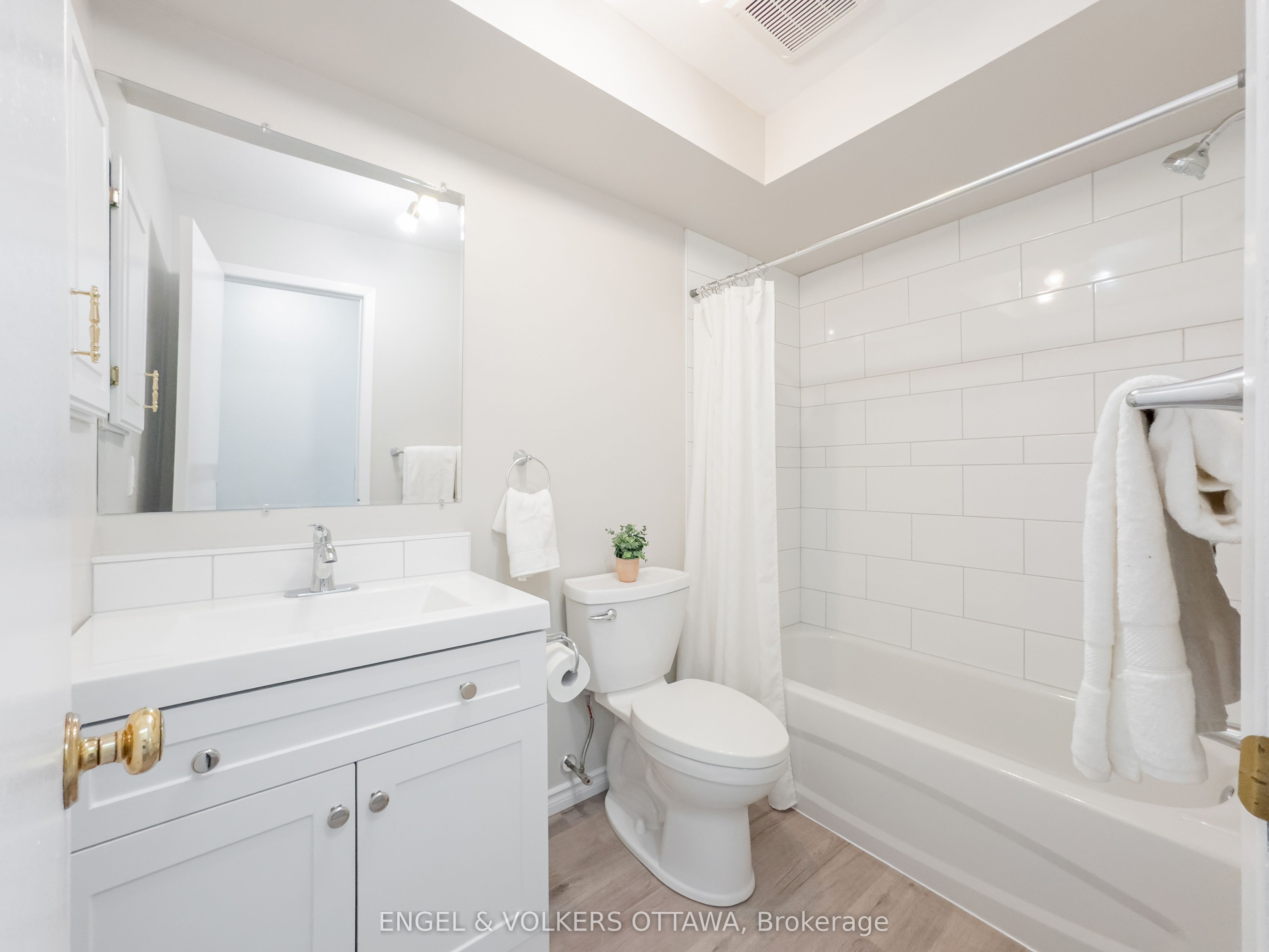 1504 Tanguay Court Property Photo 20