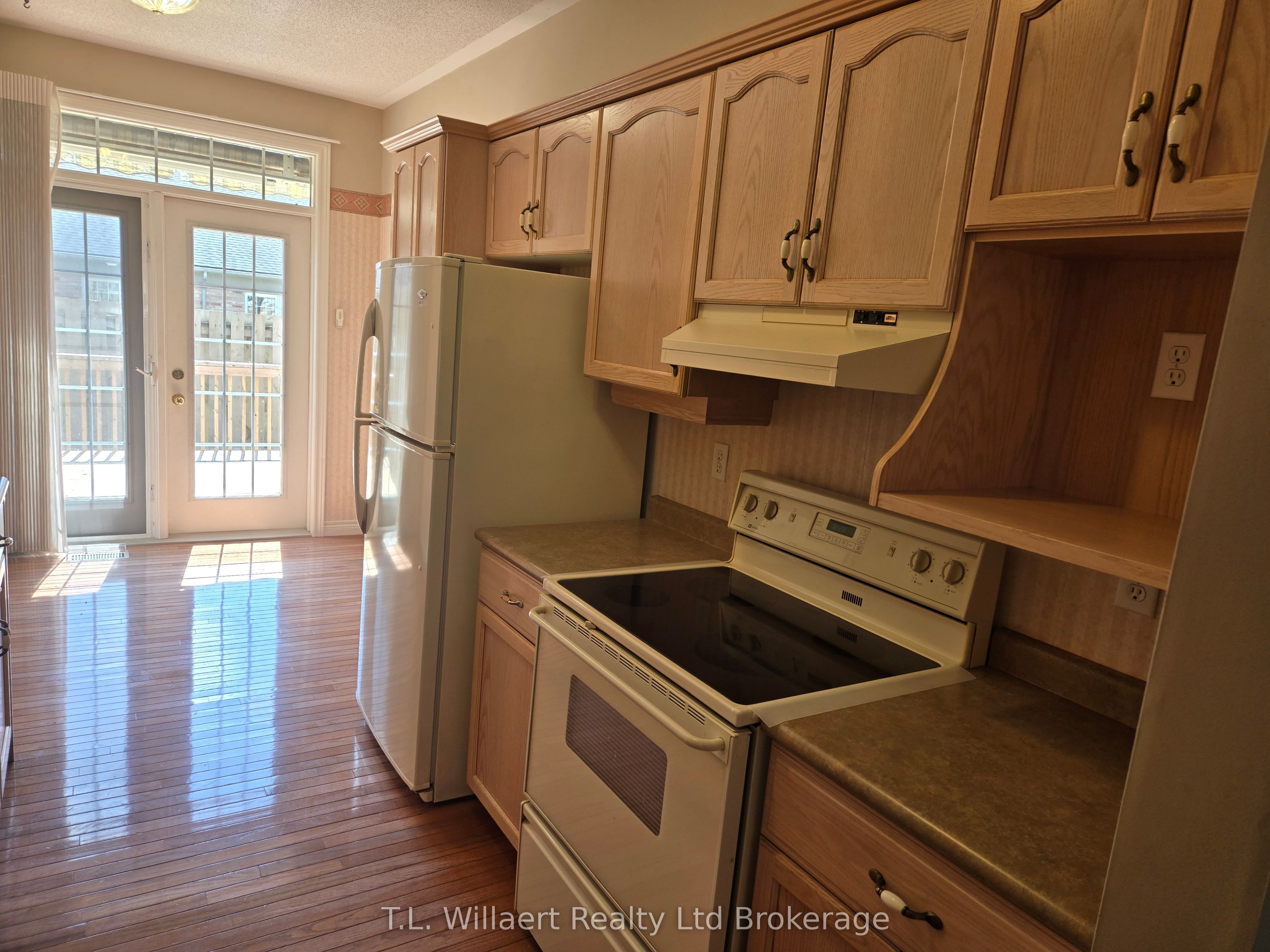 7-105 King Street Property Photo 2