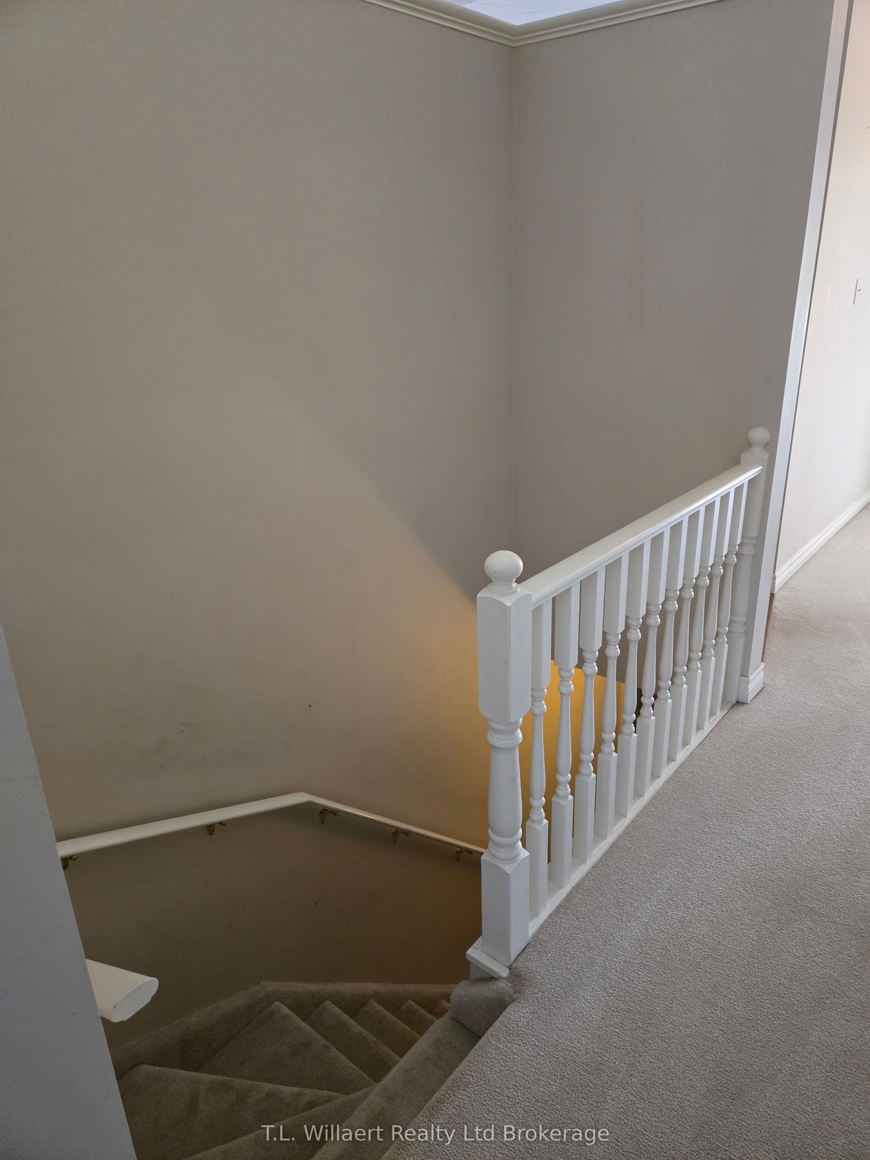 7-105 King Street Property Photo 9