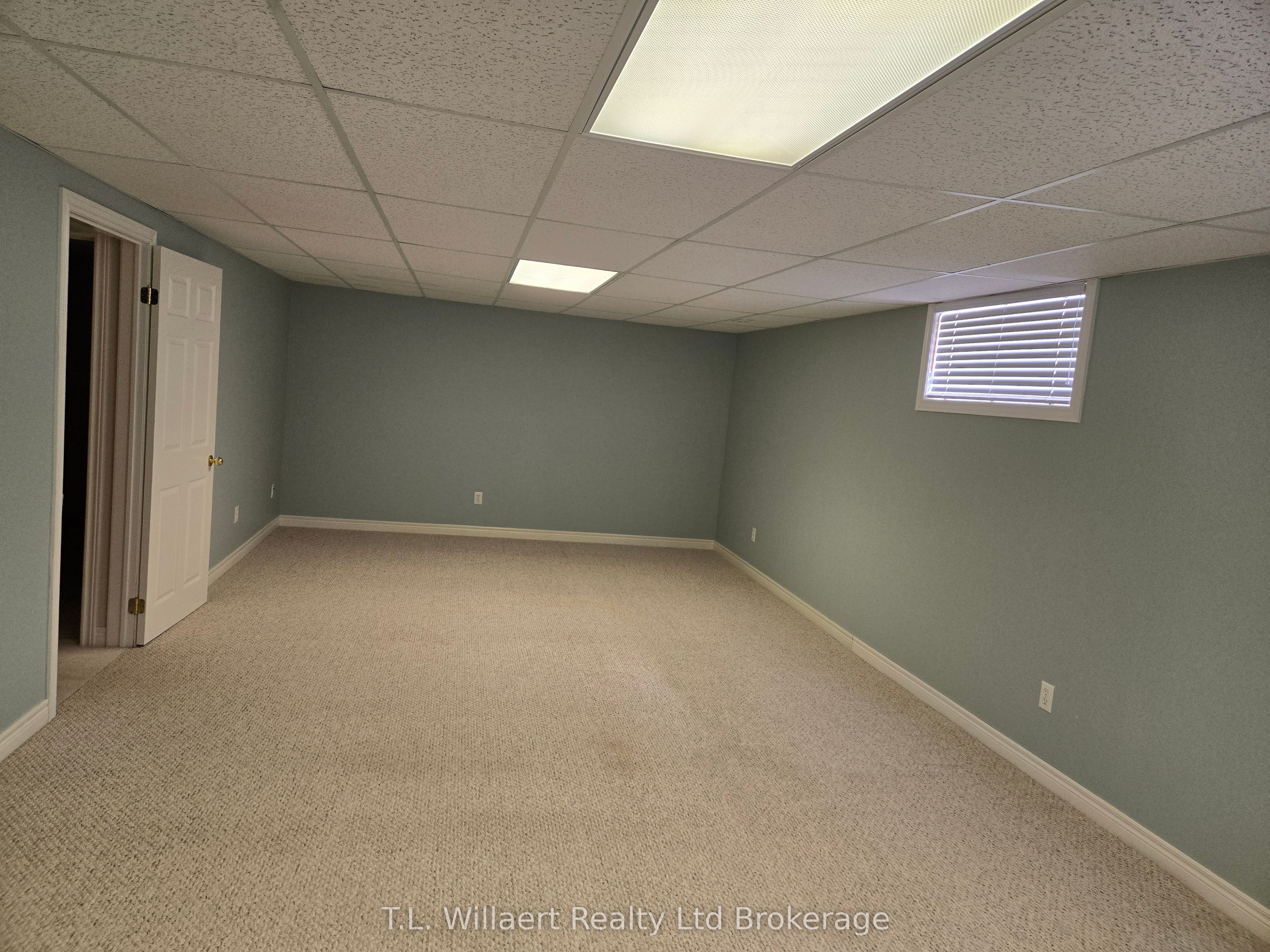 7-105 King Street Property Photo 10