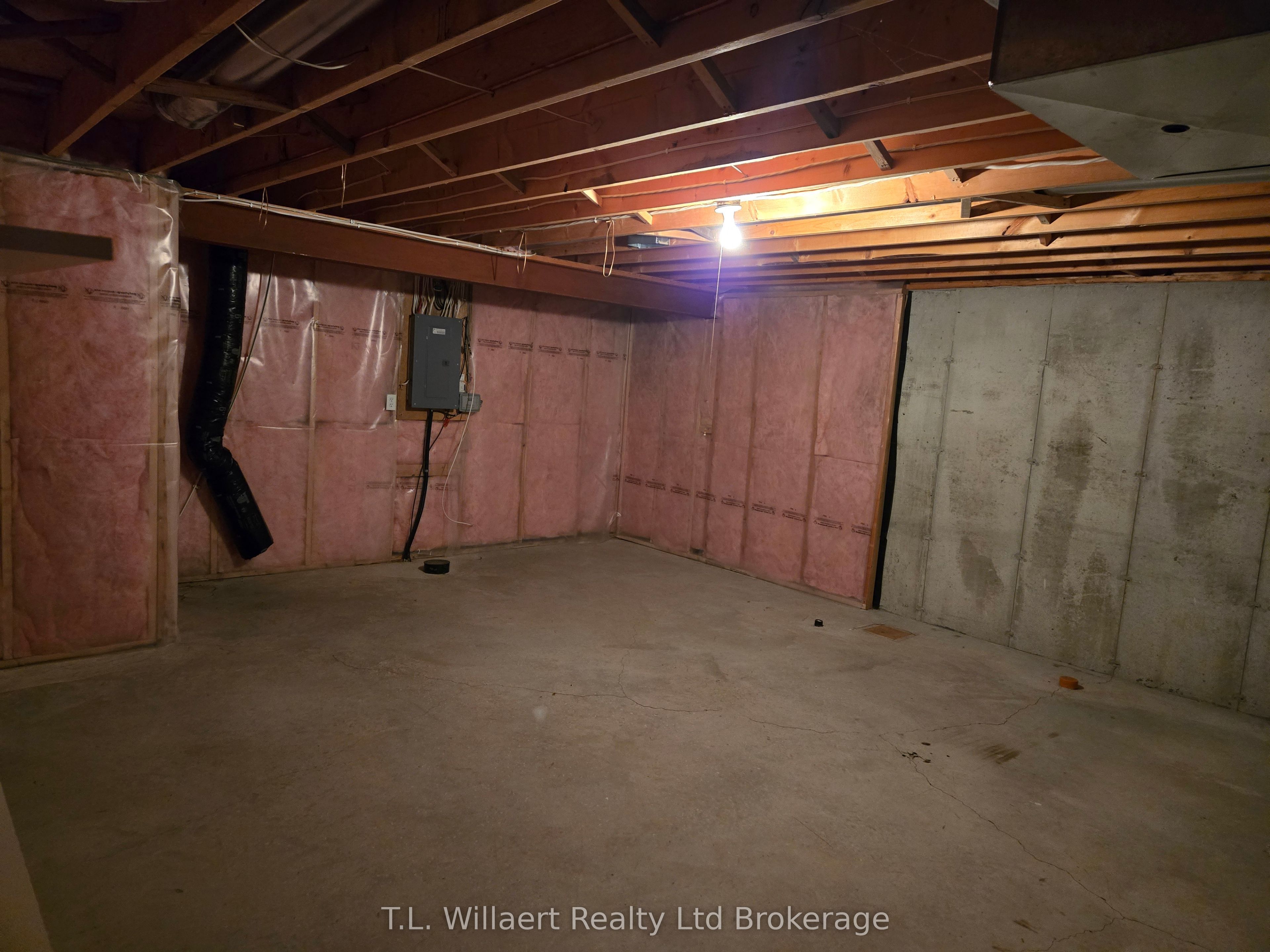 7-105 King Street Property Photo 13