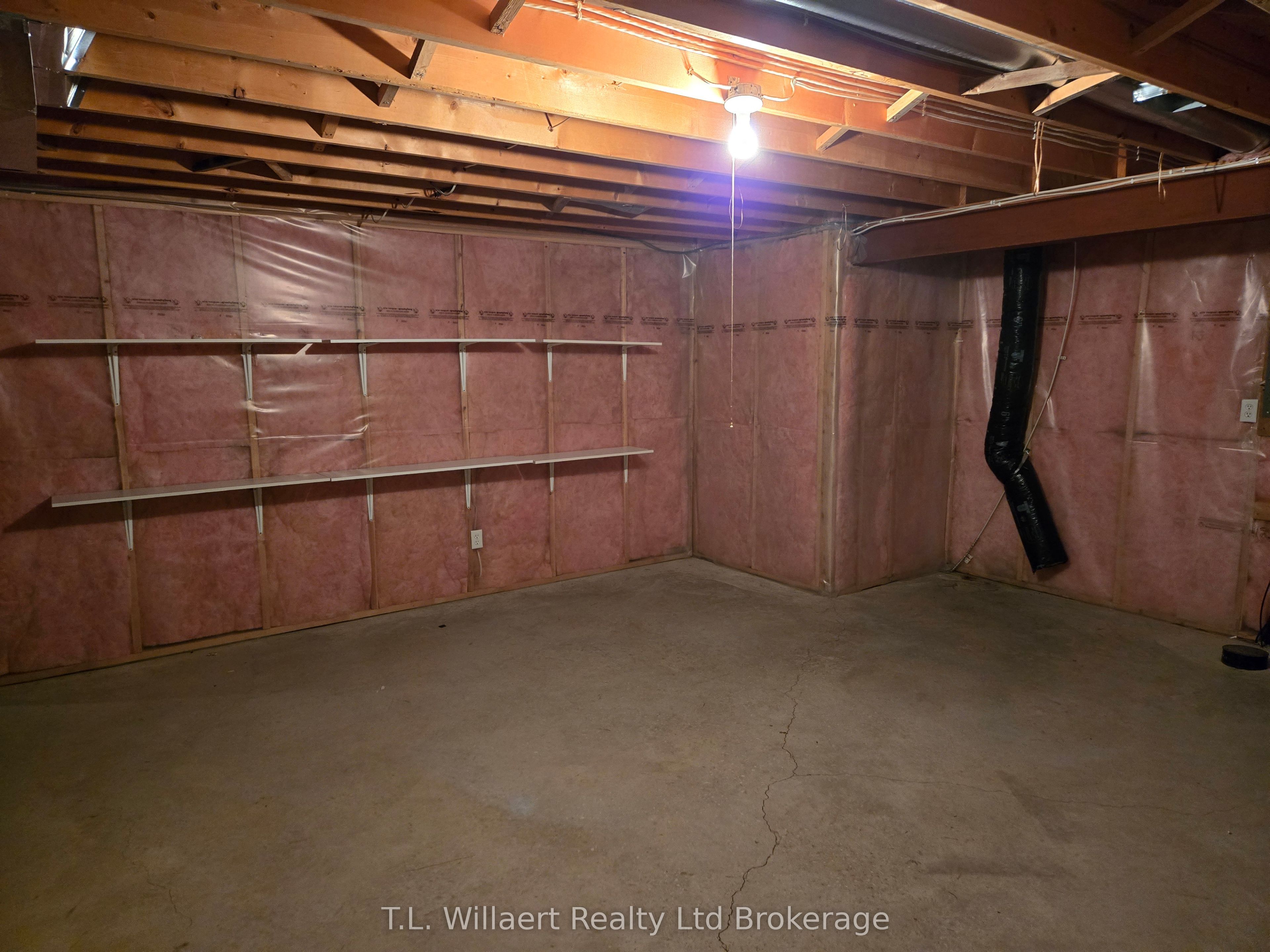 7-105 King Street Property Photo 15