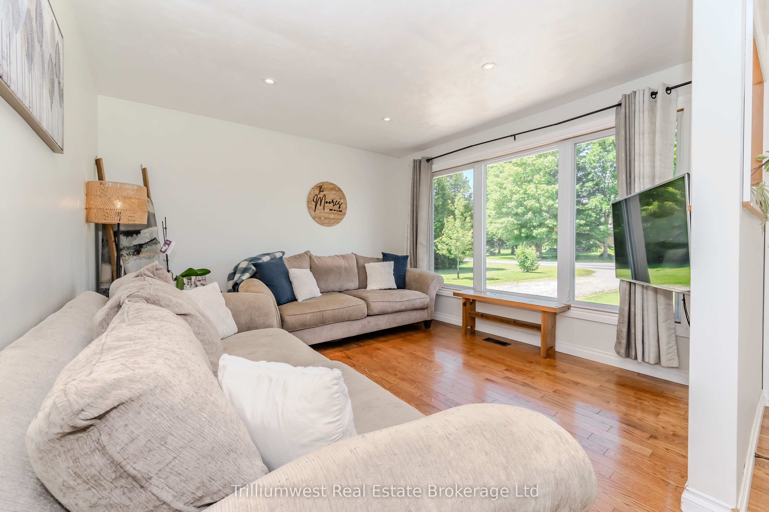 21 Emma Street Property Photo 1