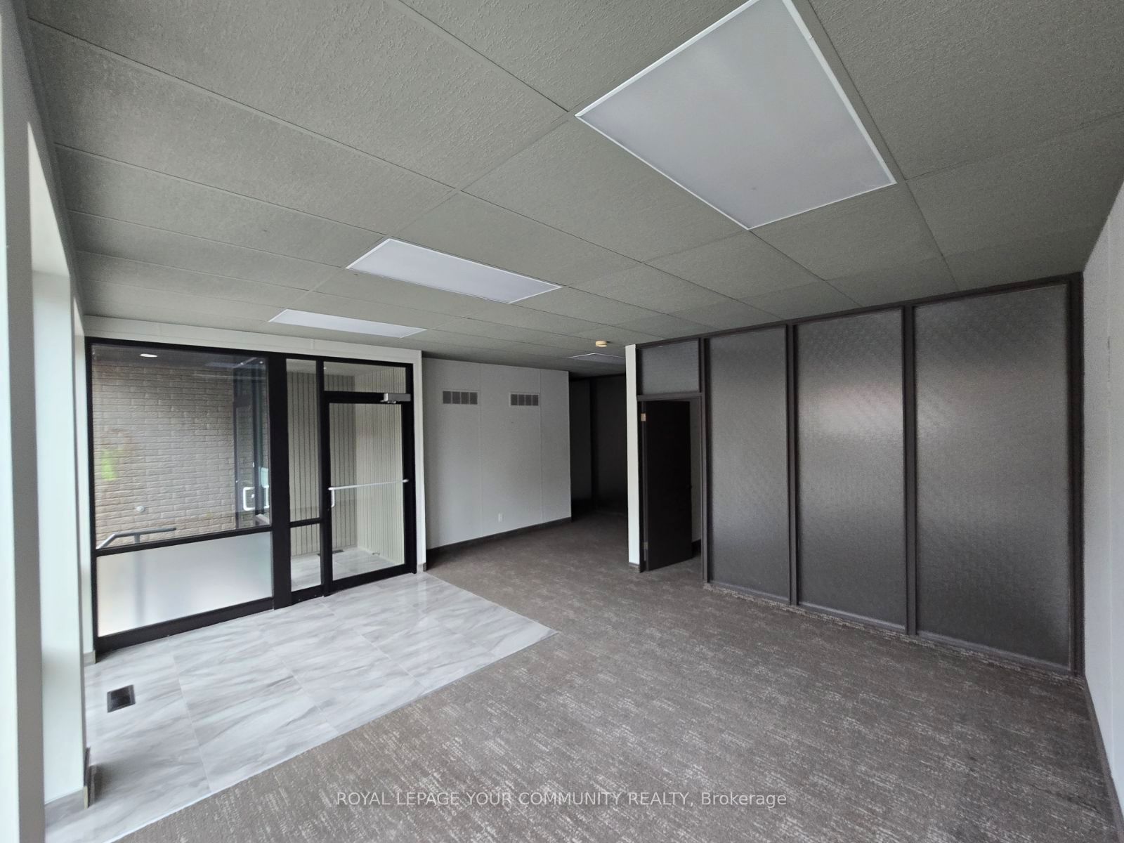 114 Simcoe Street Property Photo 6