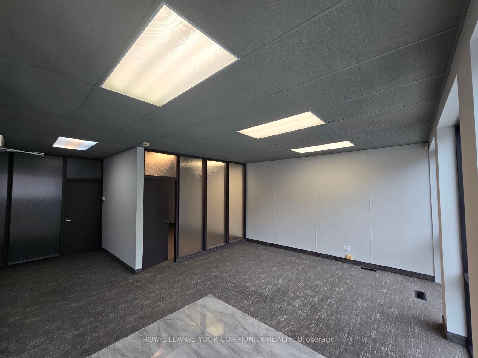 114 Simcoe Street Property Photo 7
