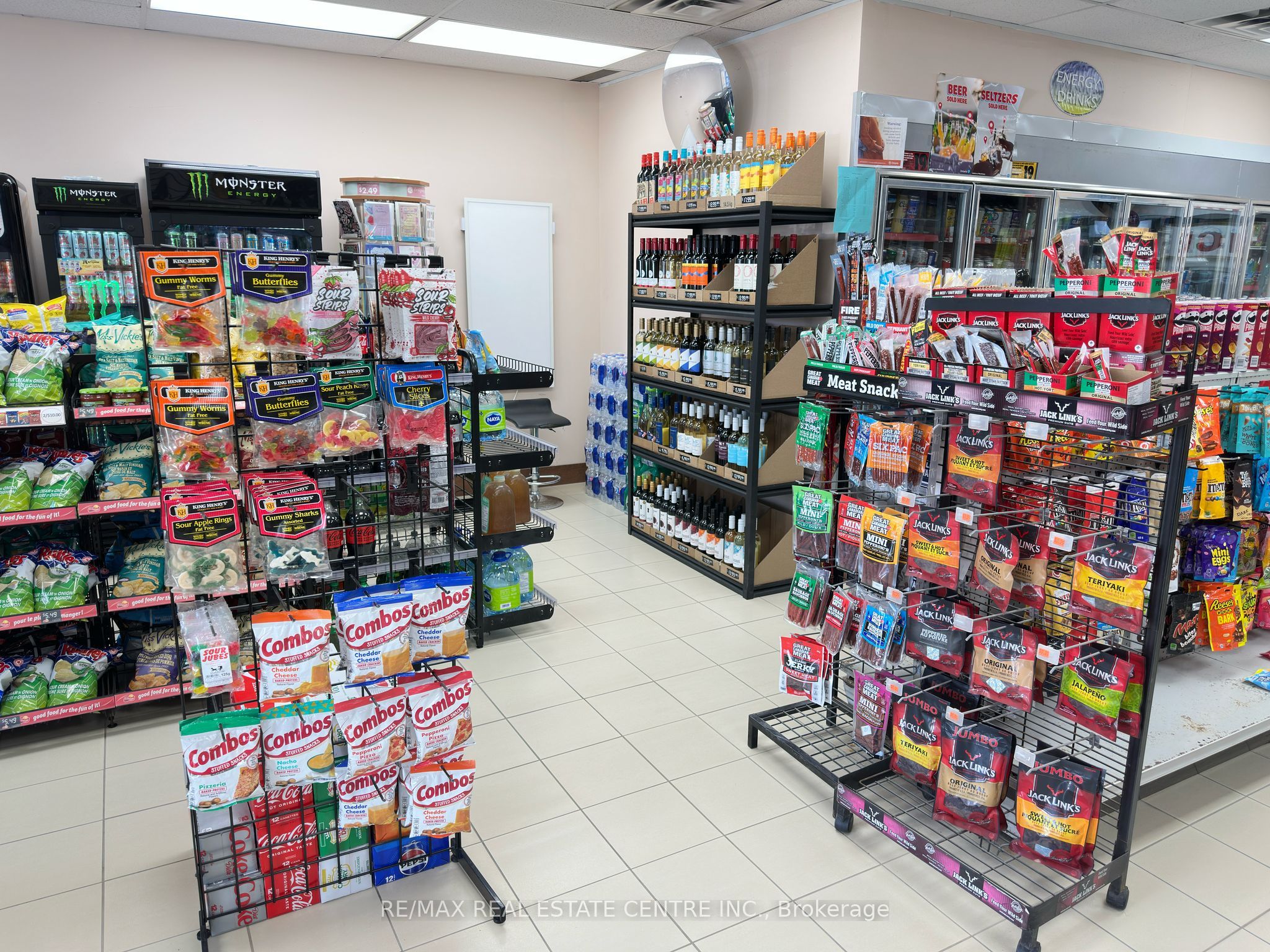 210 Kortright Road Property Photo 3