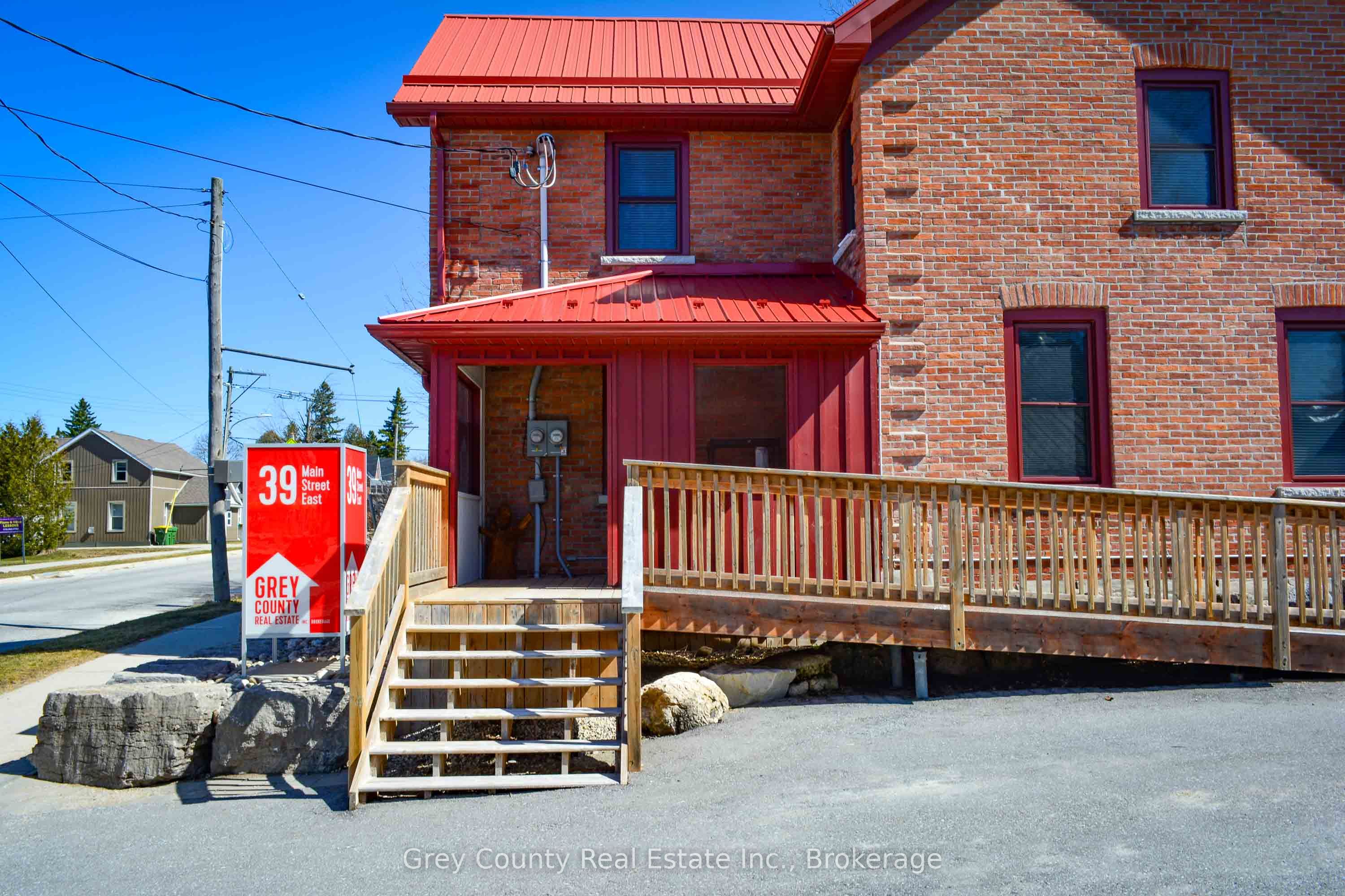 39 Main Street Property Photo 2