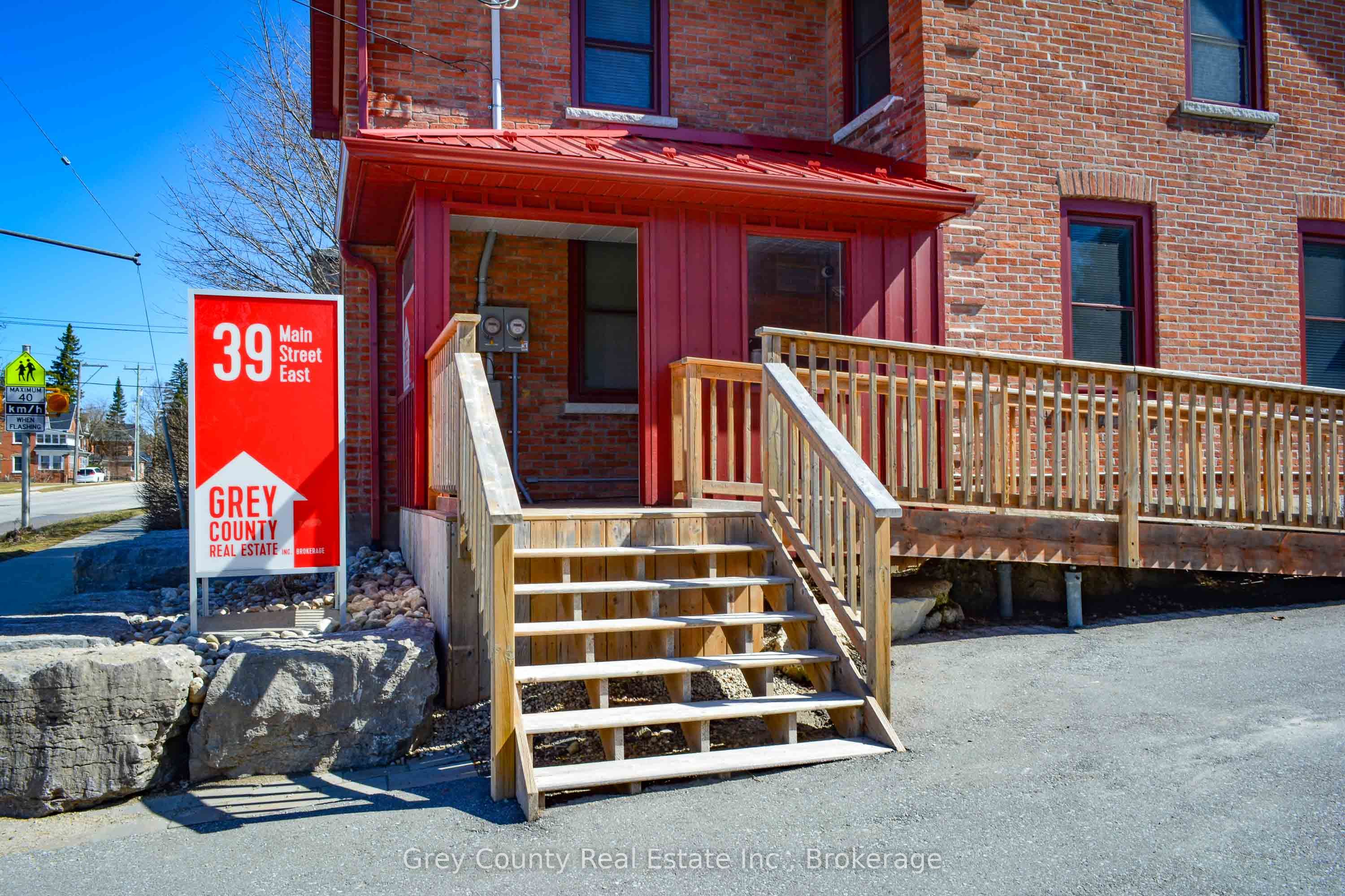 39 Main Street Property Photo 3