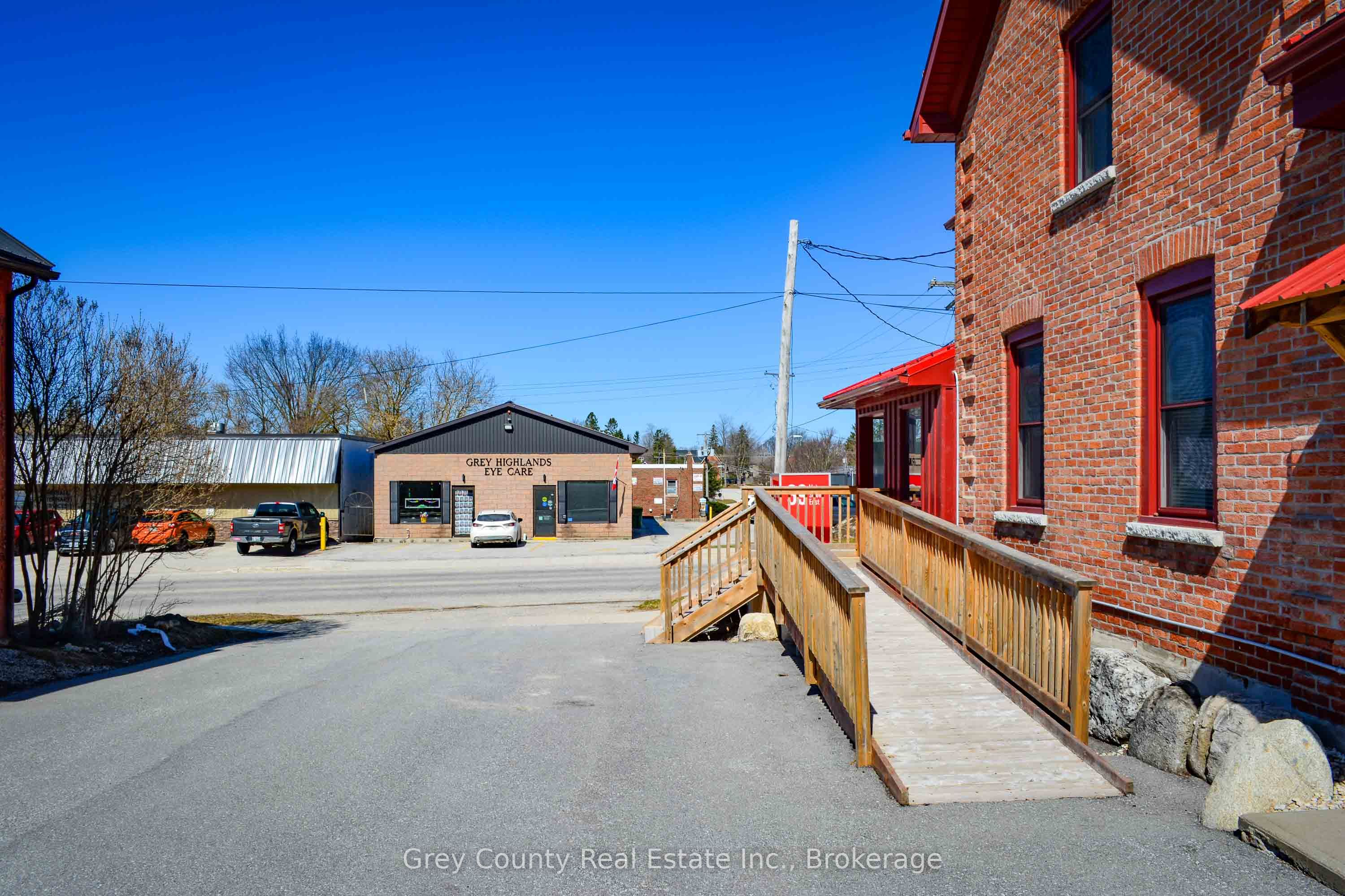 39 Main Street Property Photo 4
