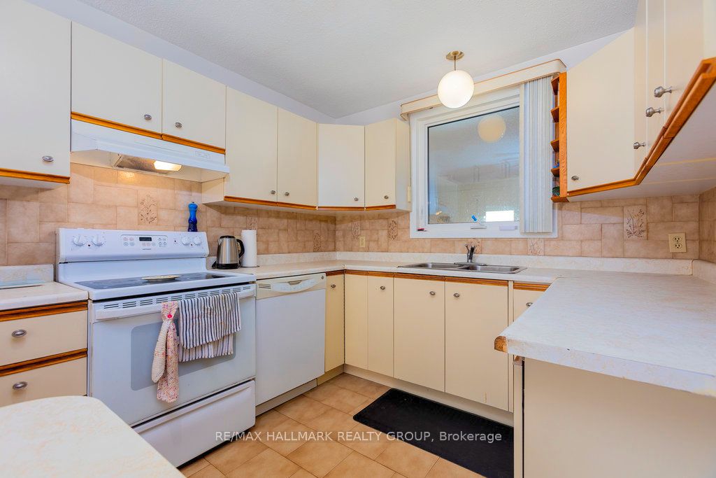 613 Property Photo 21