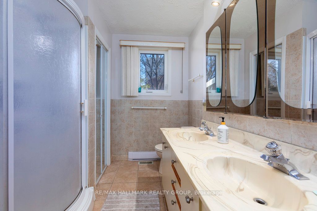 613 Property Photo 24