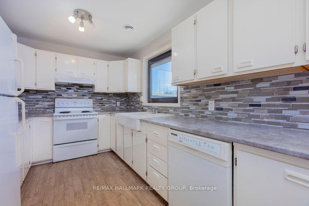 613 Property Photo 28