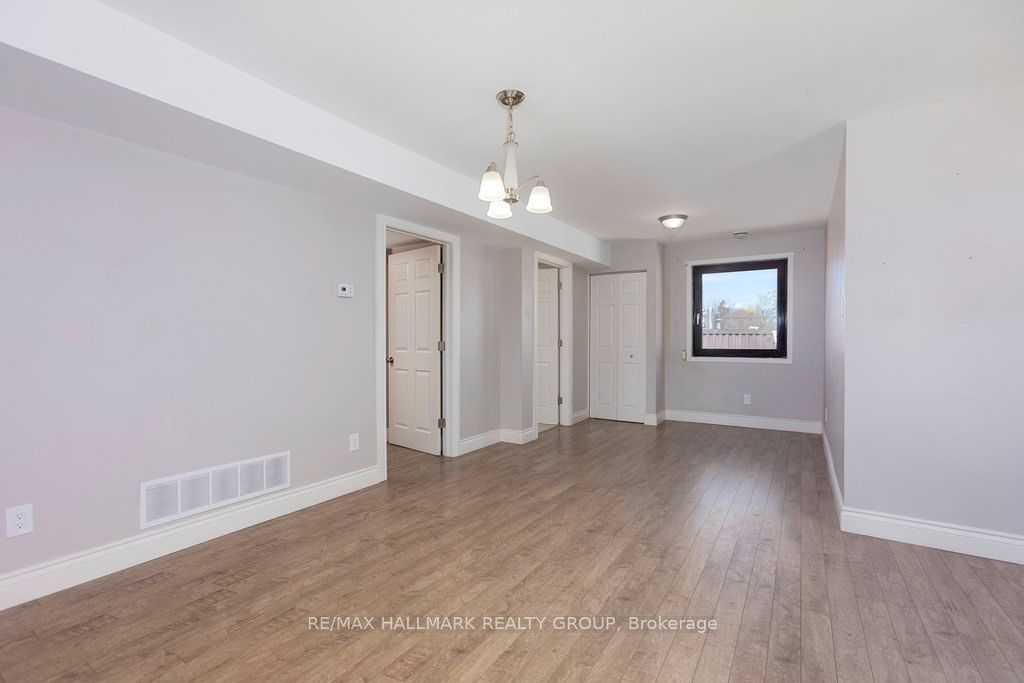 613 Property Photo 29
