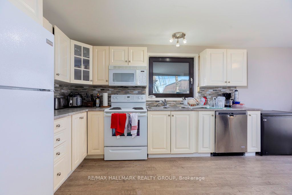 613 Property Photo 36