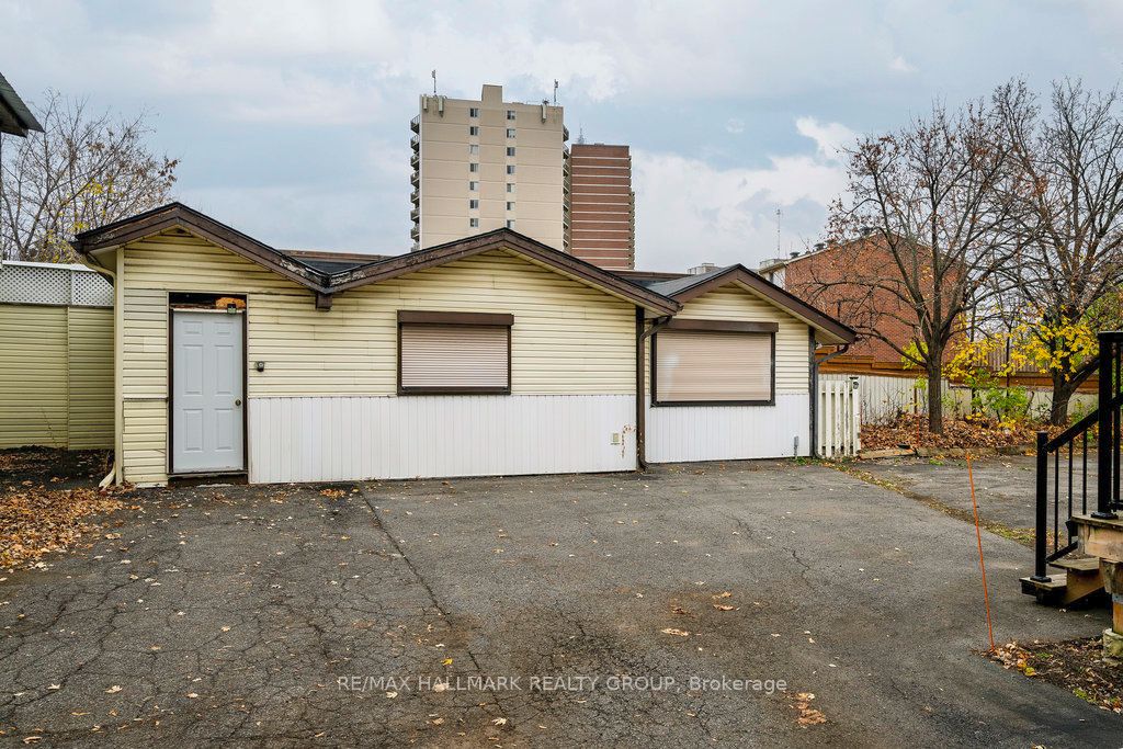 613 Property Photo 40