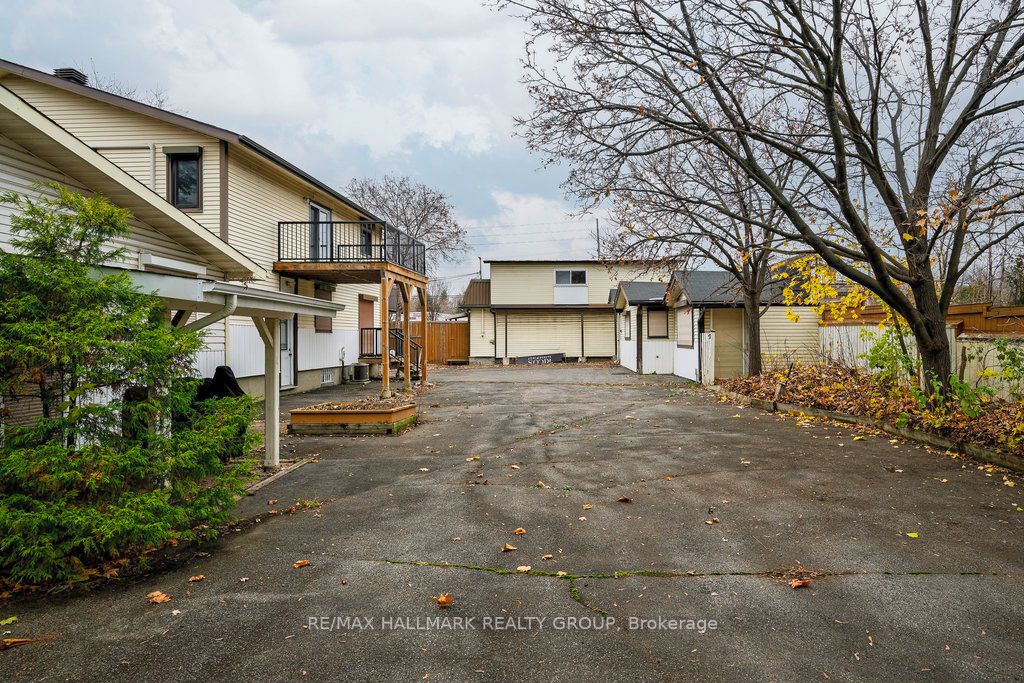 613 Property Photo 43