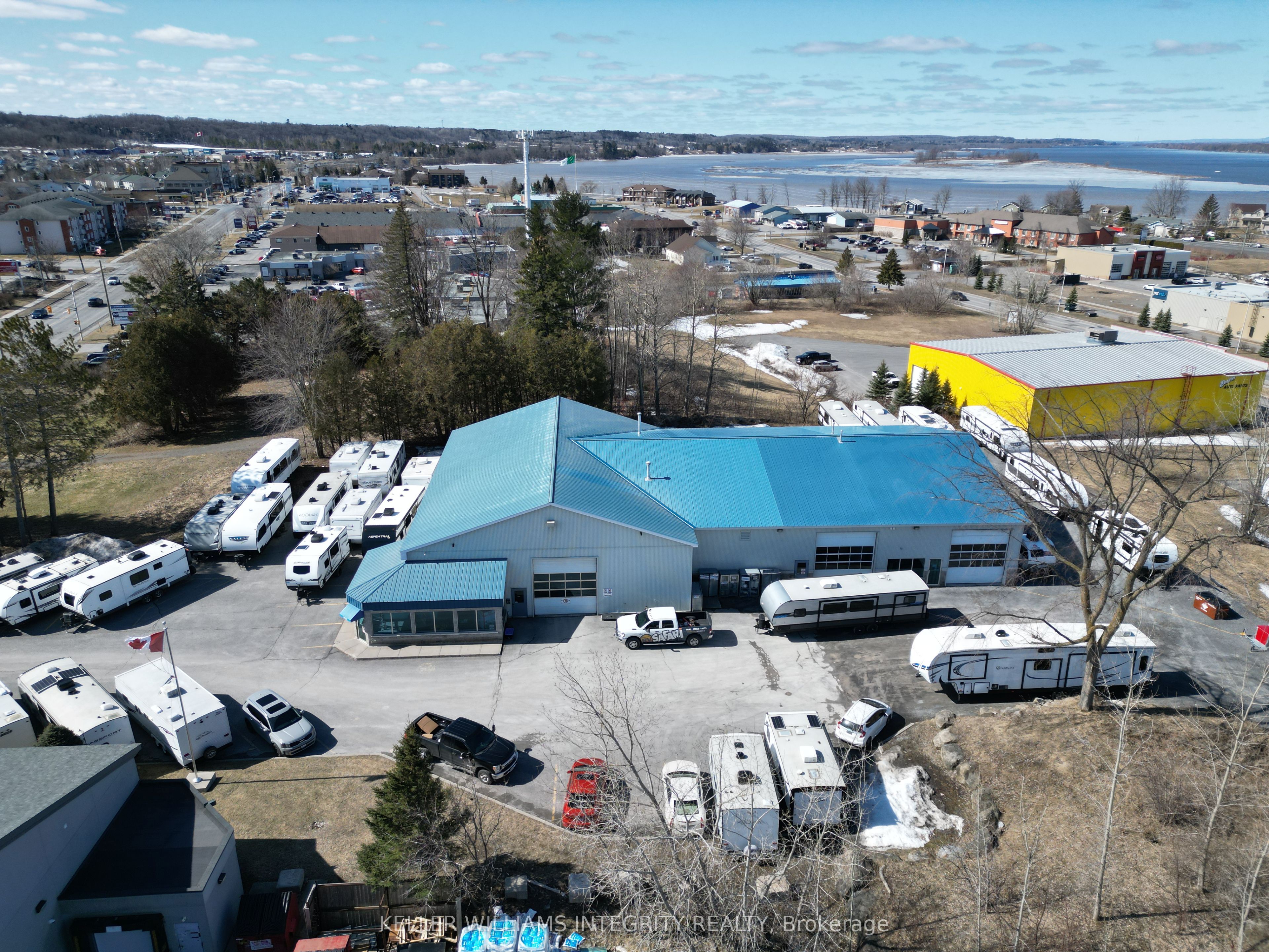 2724 Laurier Street Property Photo 1