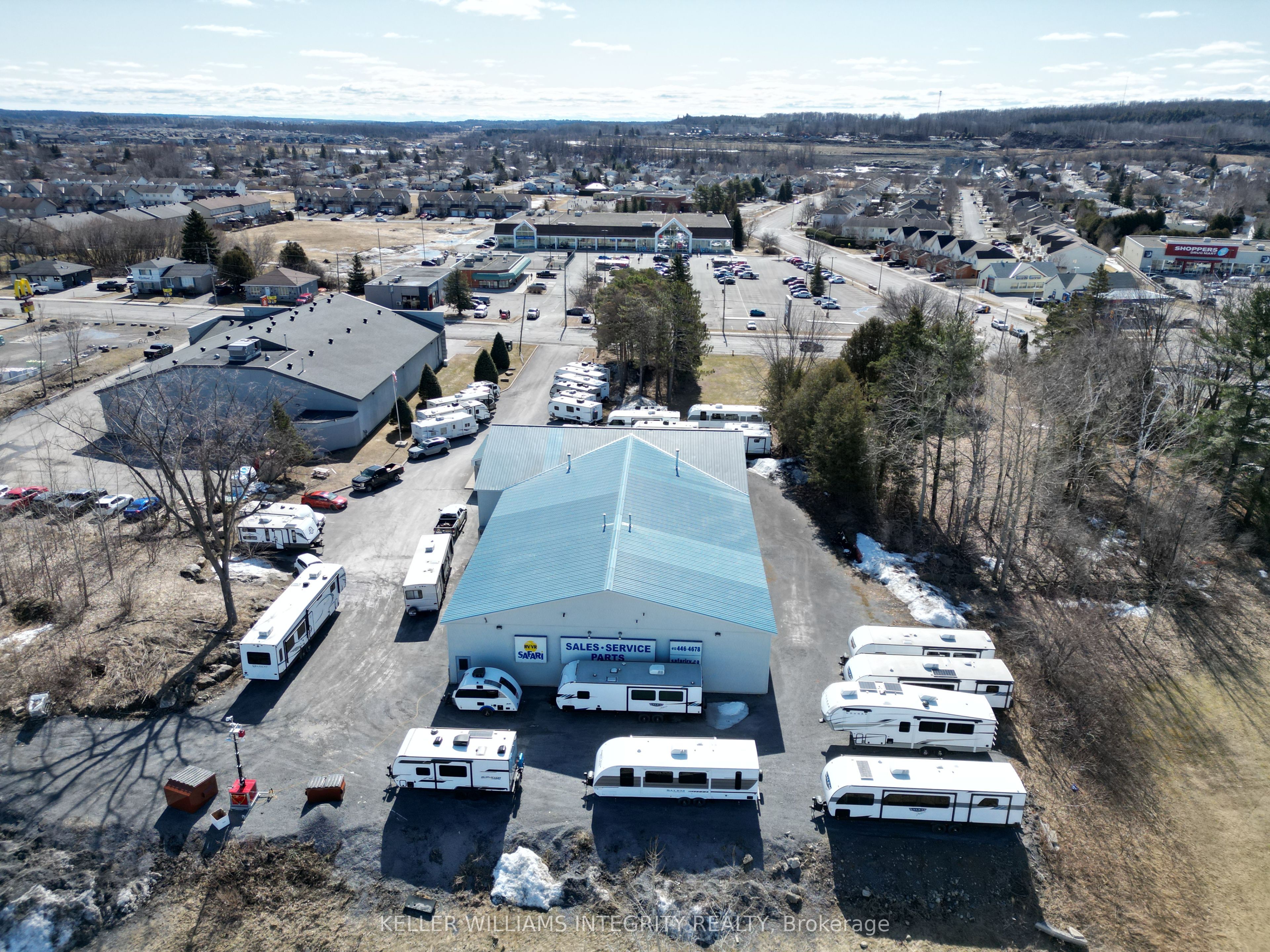 2724 Laurier Street Property Photo 2