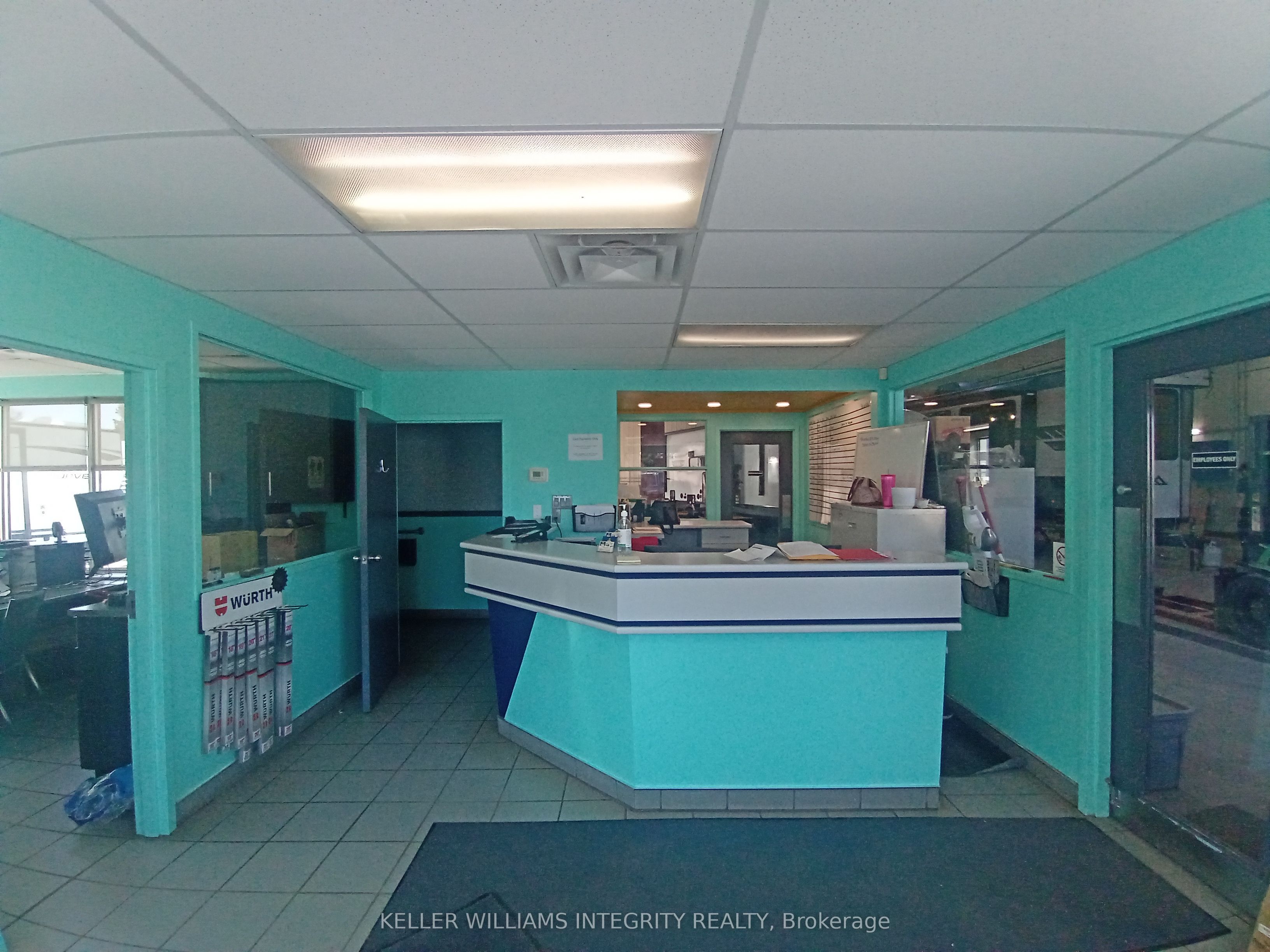 2724 Laurier Street Property Photo 5