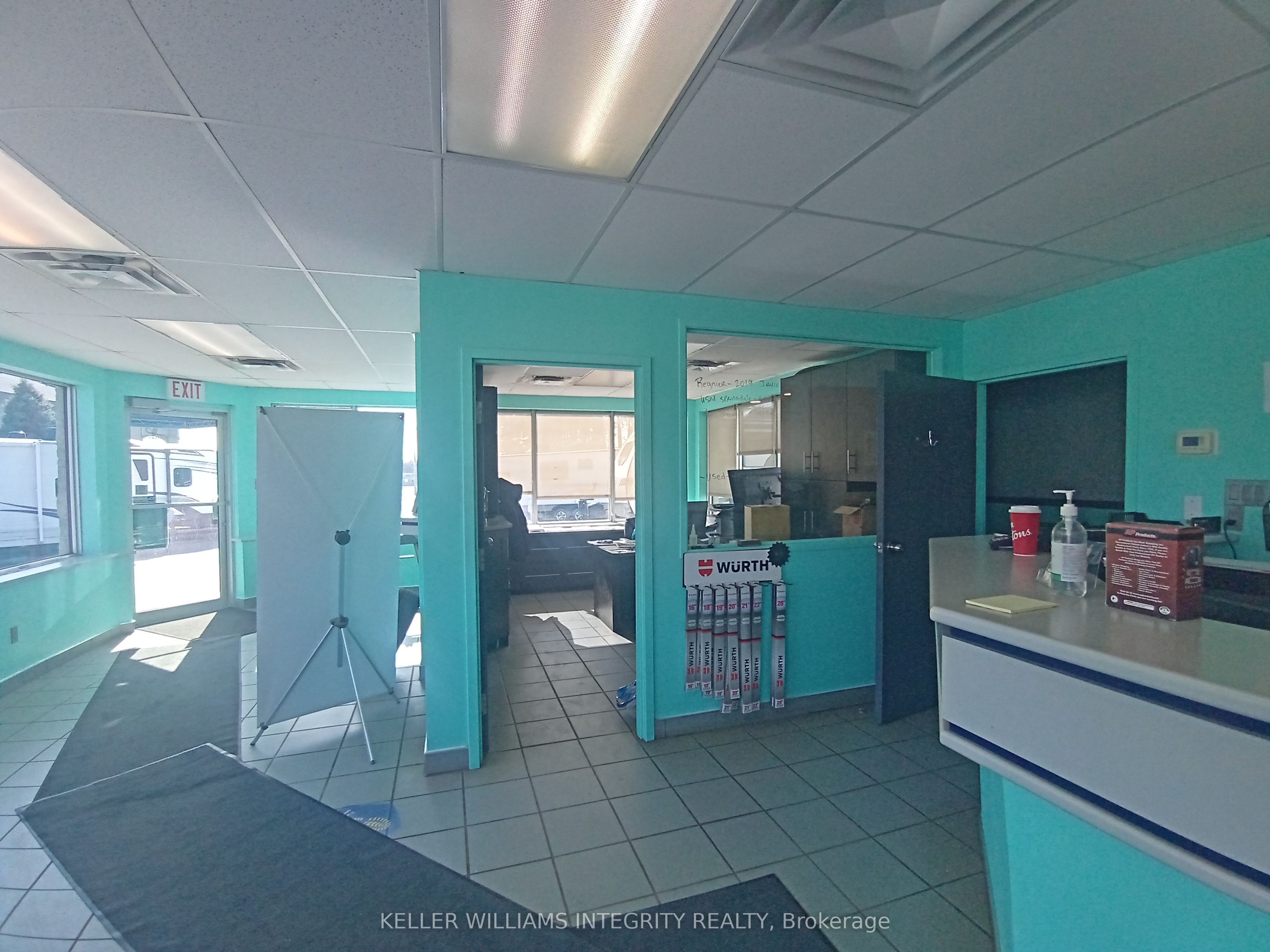 2724 Laurier Street Property Photo 6