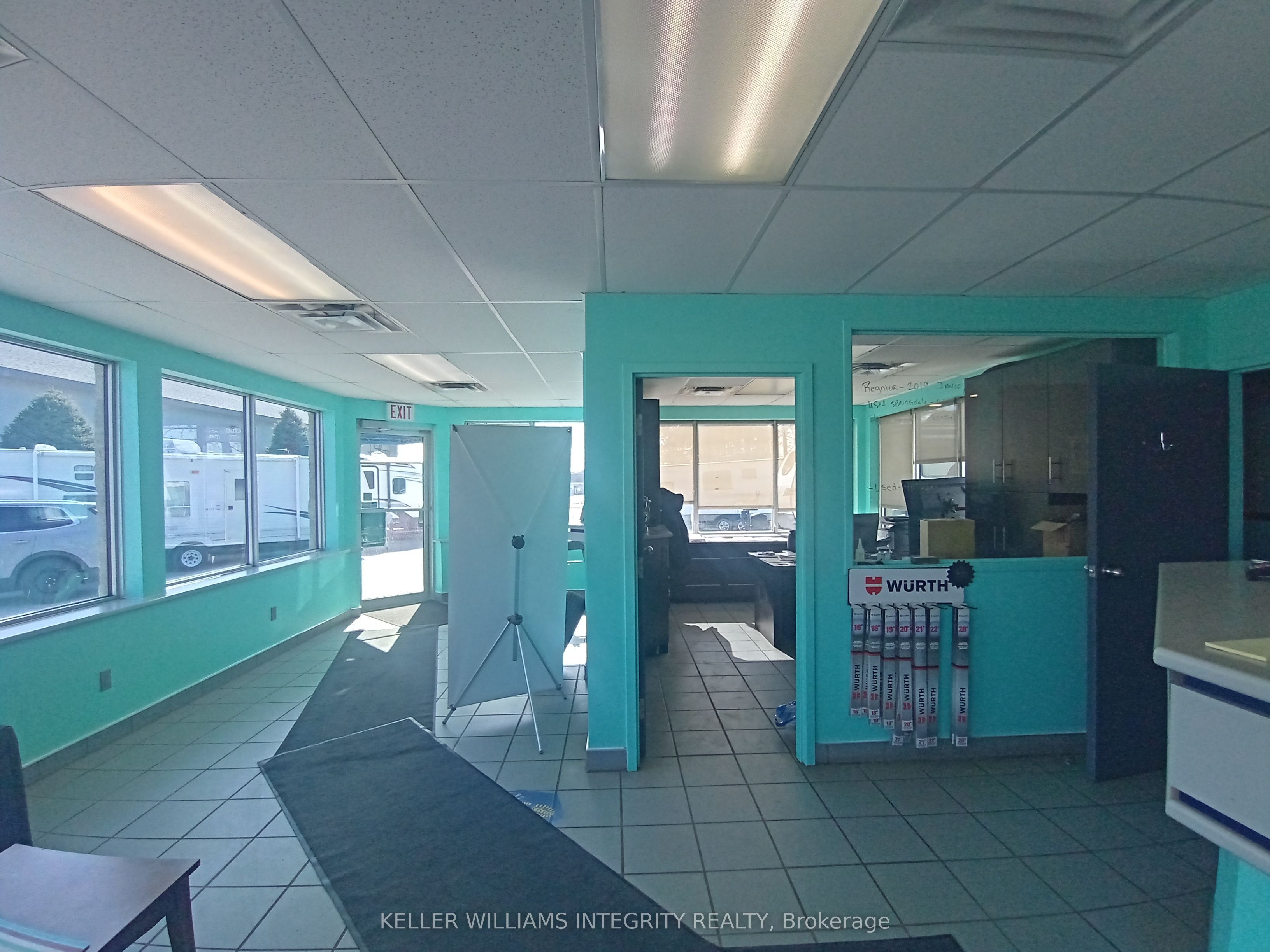 2724 Laurier Street Property Photo 7