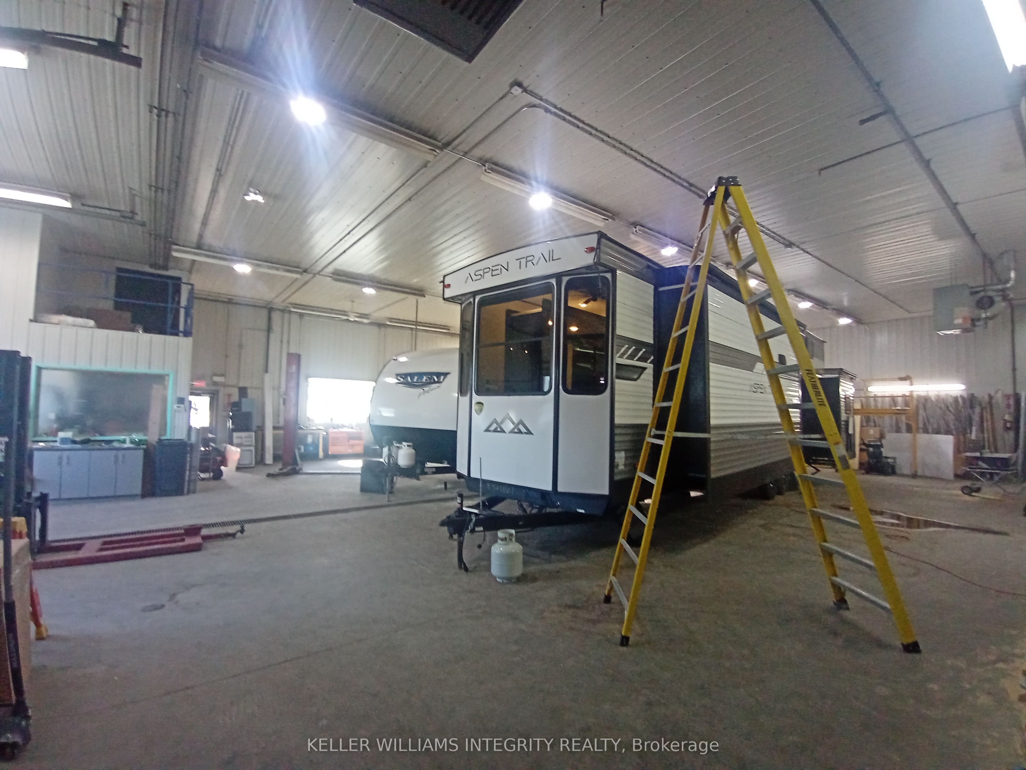 2724 Laurier Street Property Photo 8