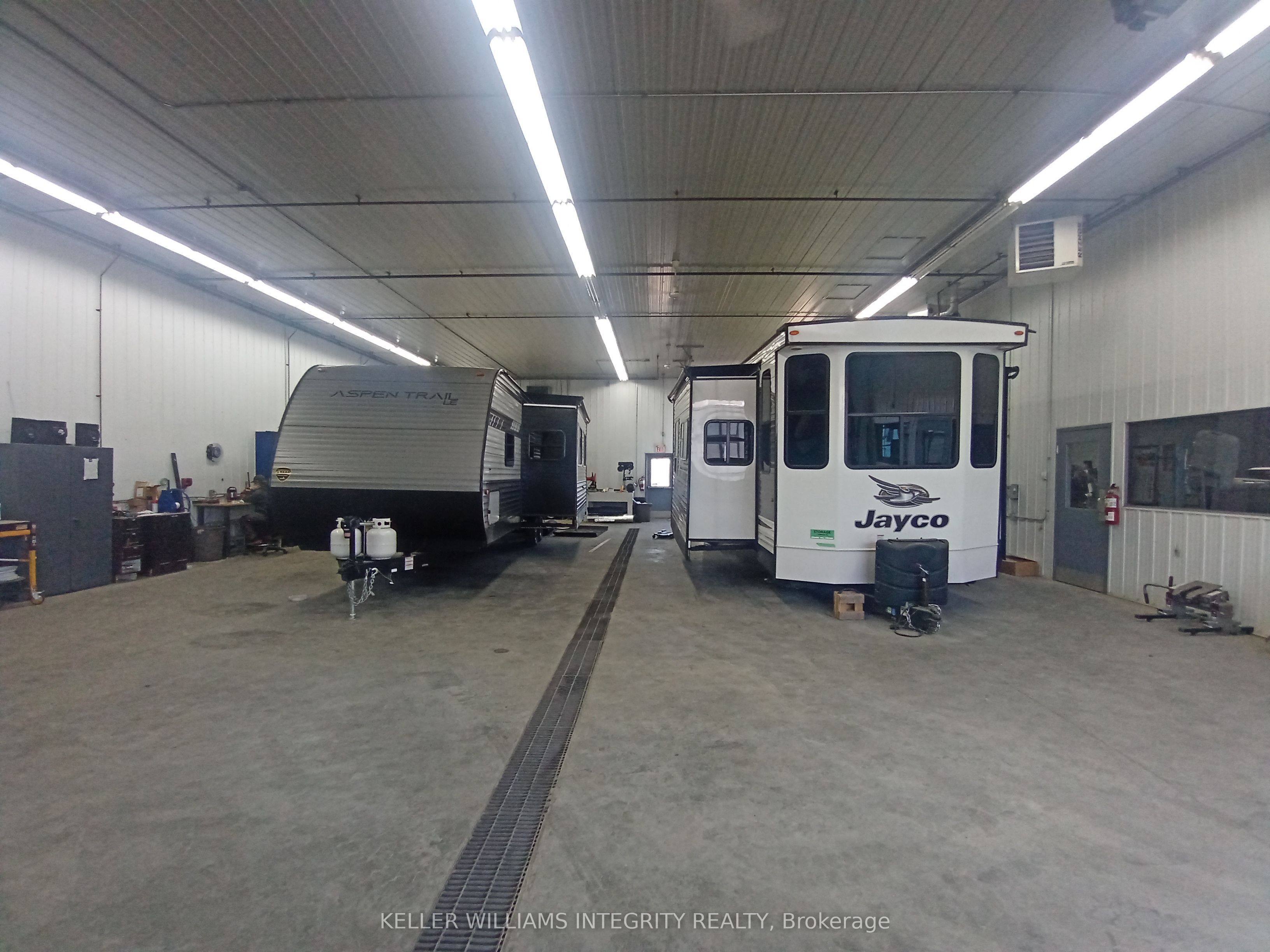 2724 Laurier Street Property Photo 9