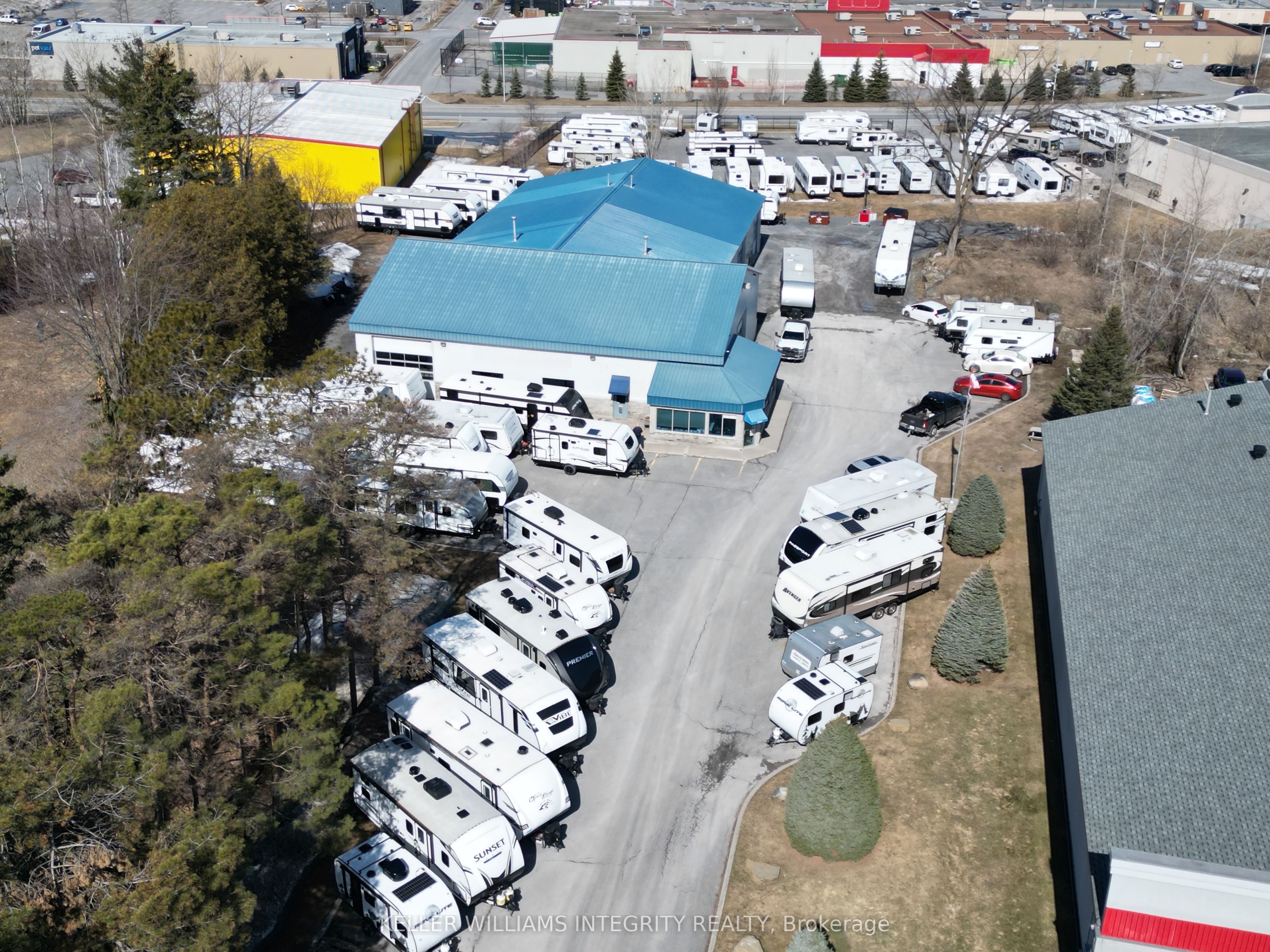 2724 Laurier Street Property Photo 18