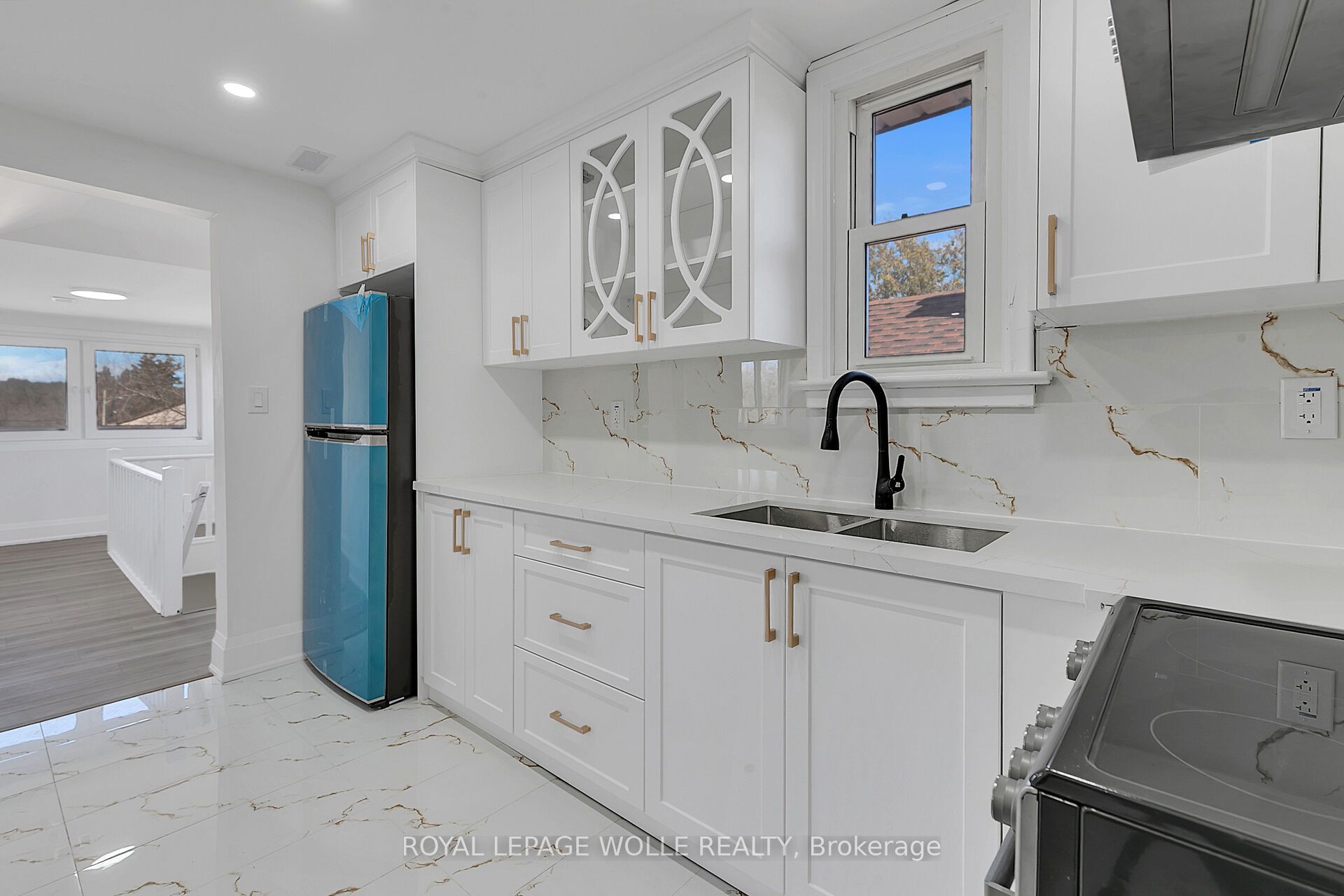 581 Lancaster Street W #1 Property Photo 1
