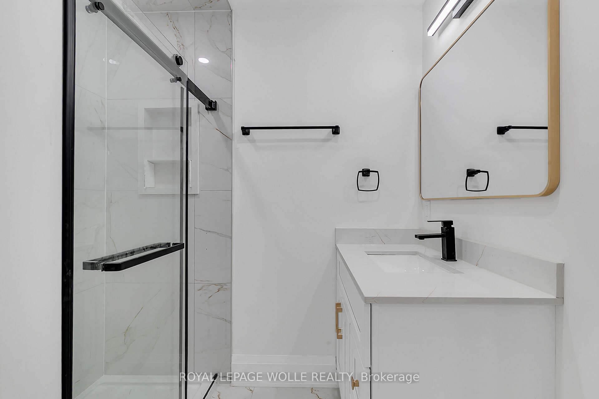 581 Lancaster Street W #2 Property Photo 7