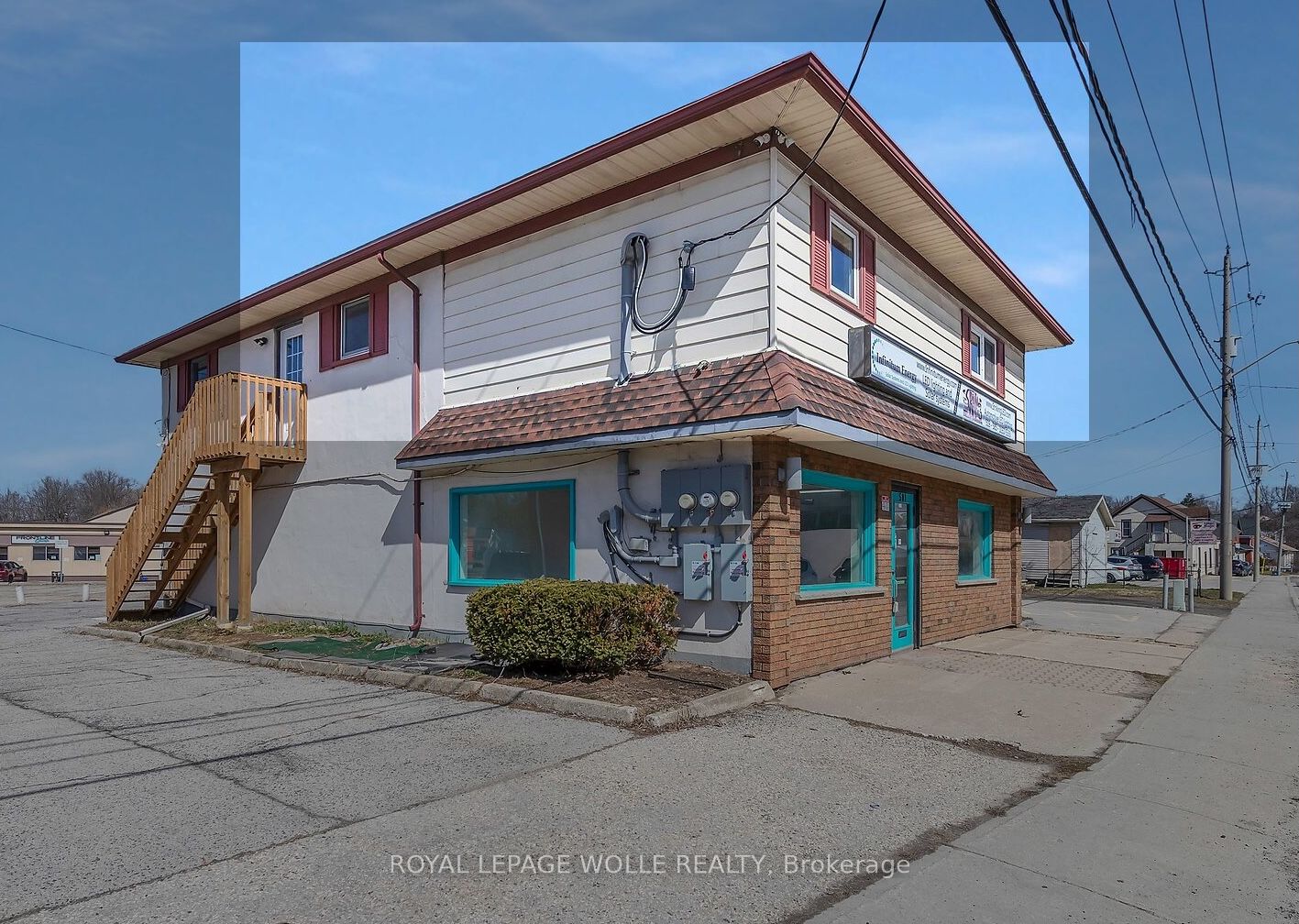 581 Lancaster Street W #2 Property Photo 12