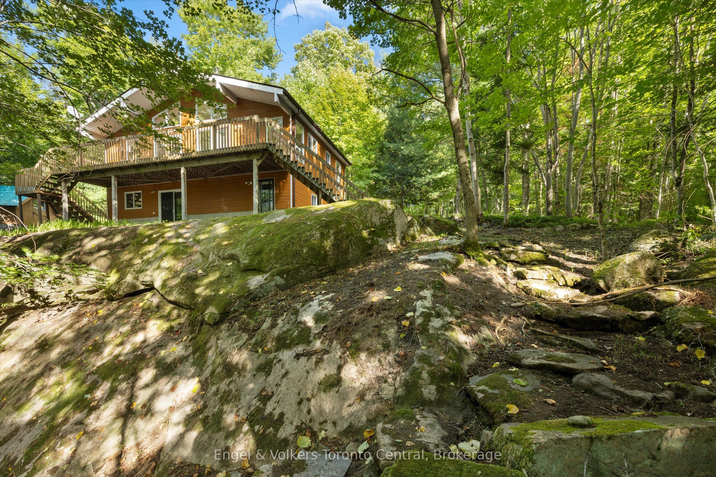 13 Hickory Crescent Property Photo 3