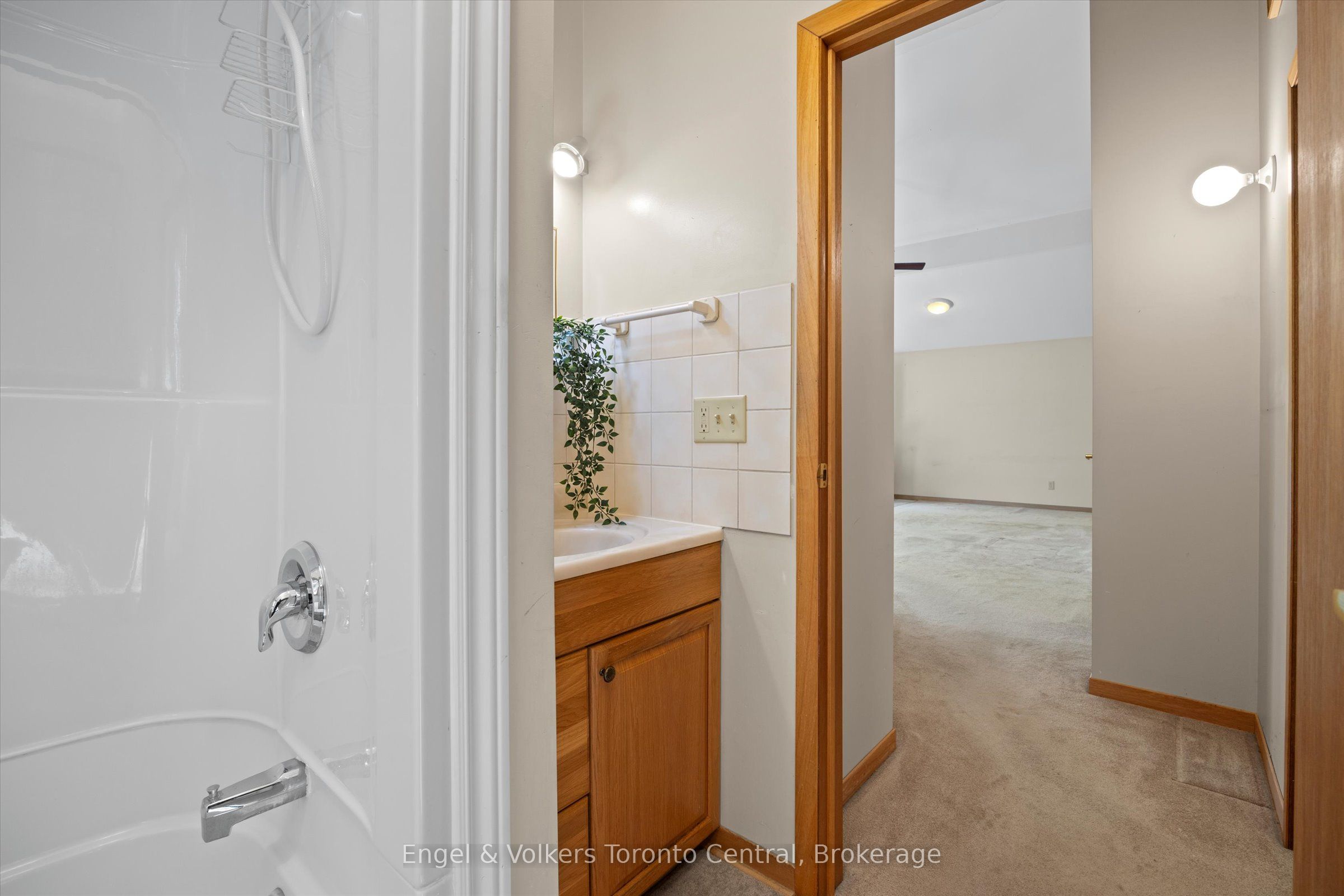 13 Hickory Crescent Property Photo 23