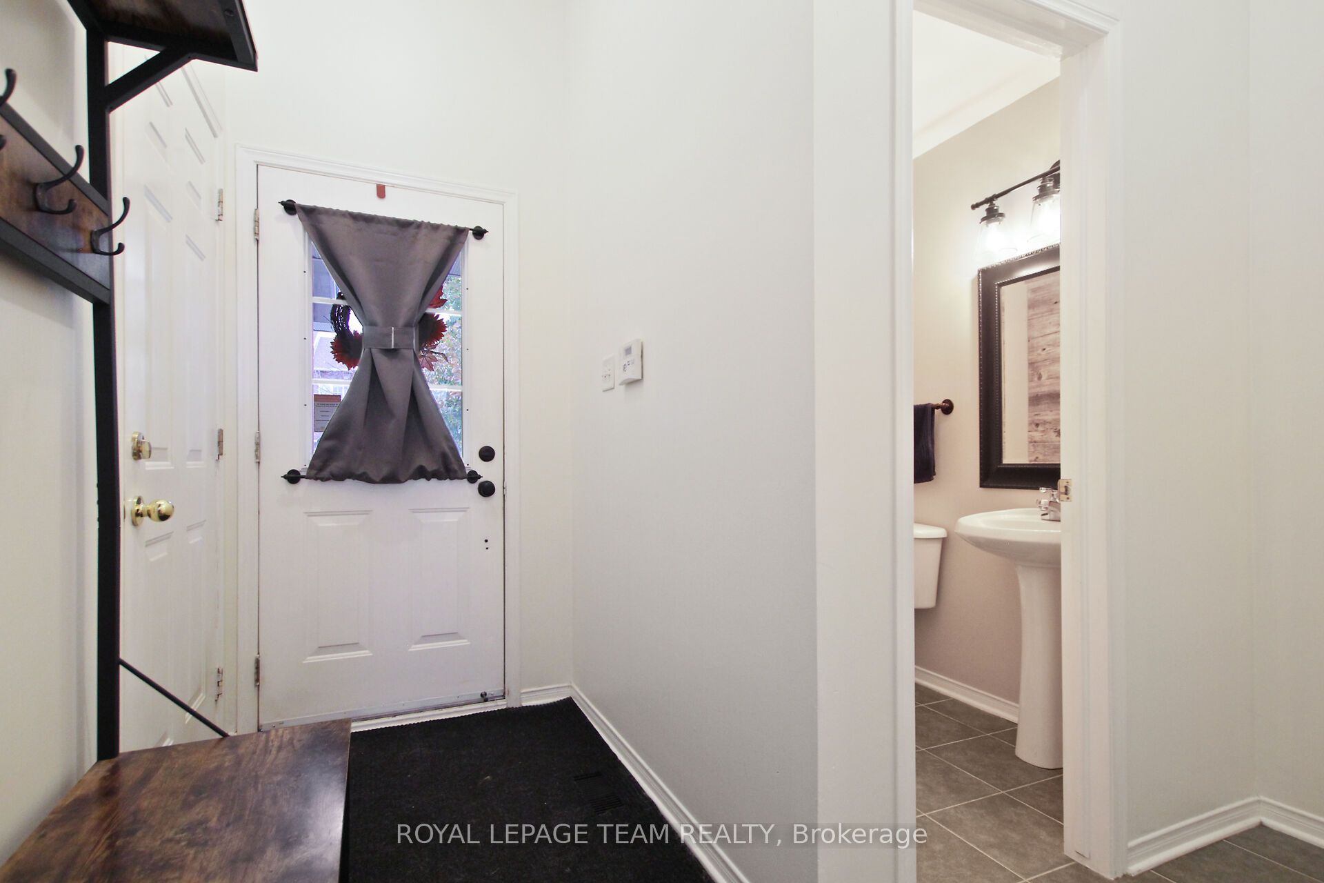 2091 Hiboux Street E Property Photo 3