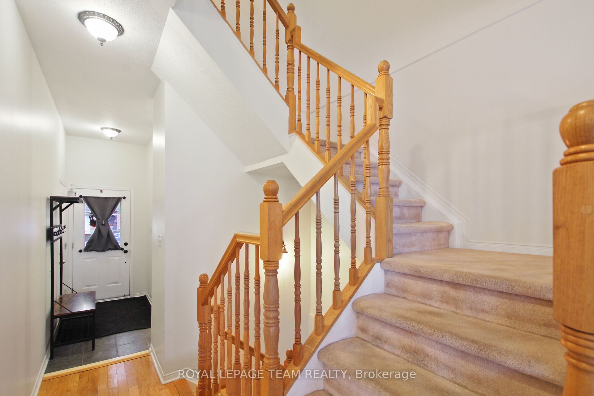 2091 Hiboux Street E Property Photo 5