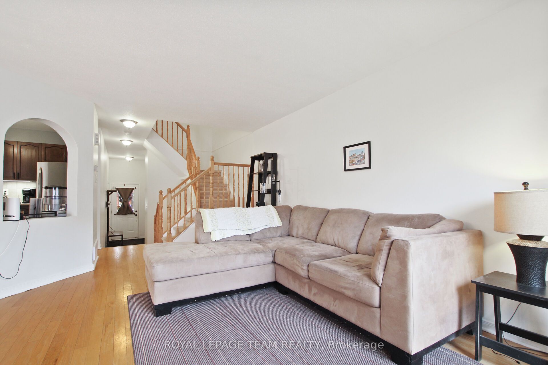 2091 Hiboux Street E Property Photo 6