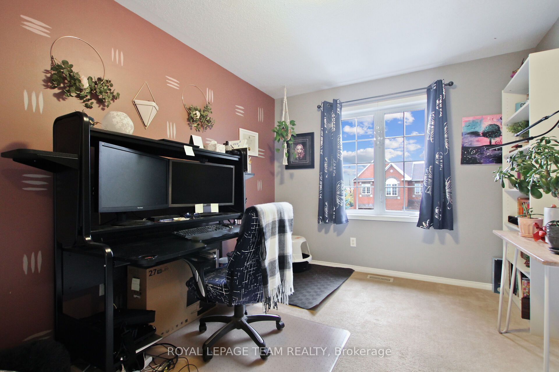 2091 Hiboux Street E Property Photo 24