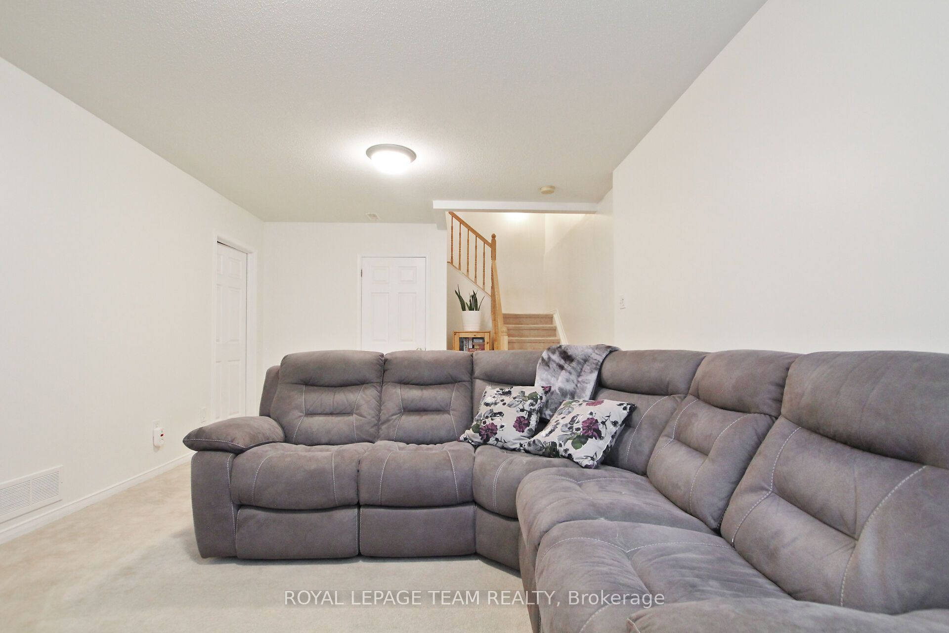 2091 Hiboux Street E Property Photo 26