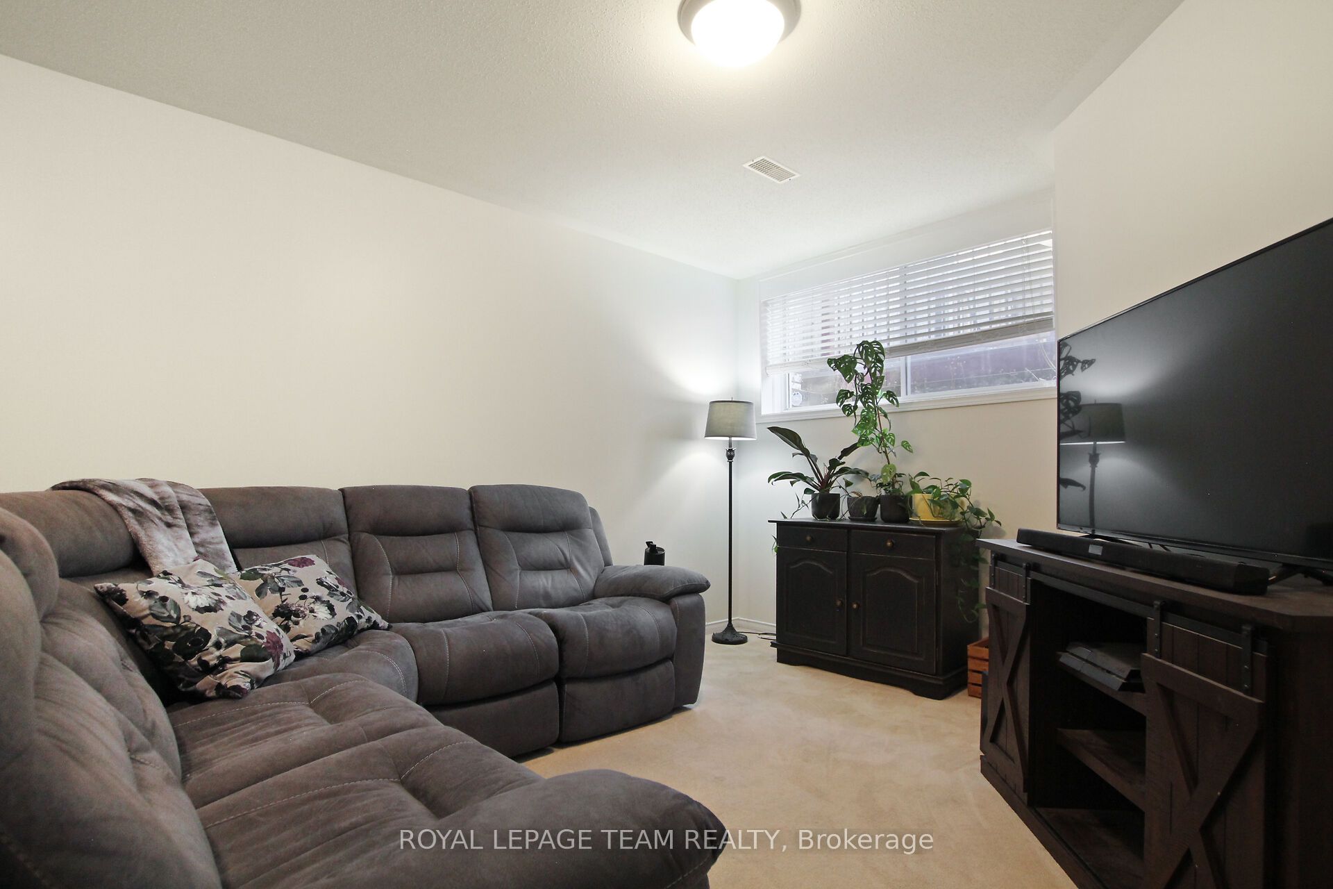 2091 Hiboux Street E Property Photo 27