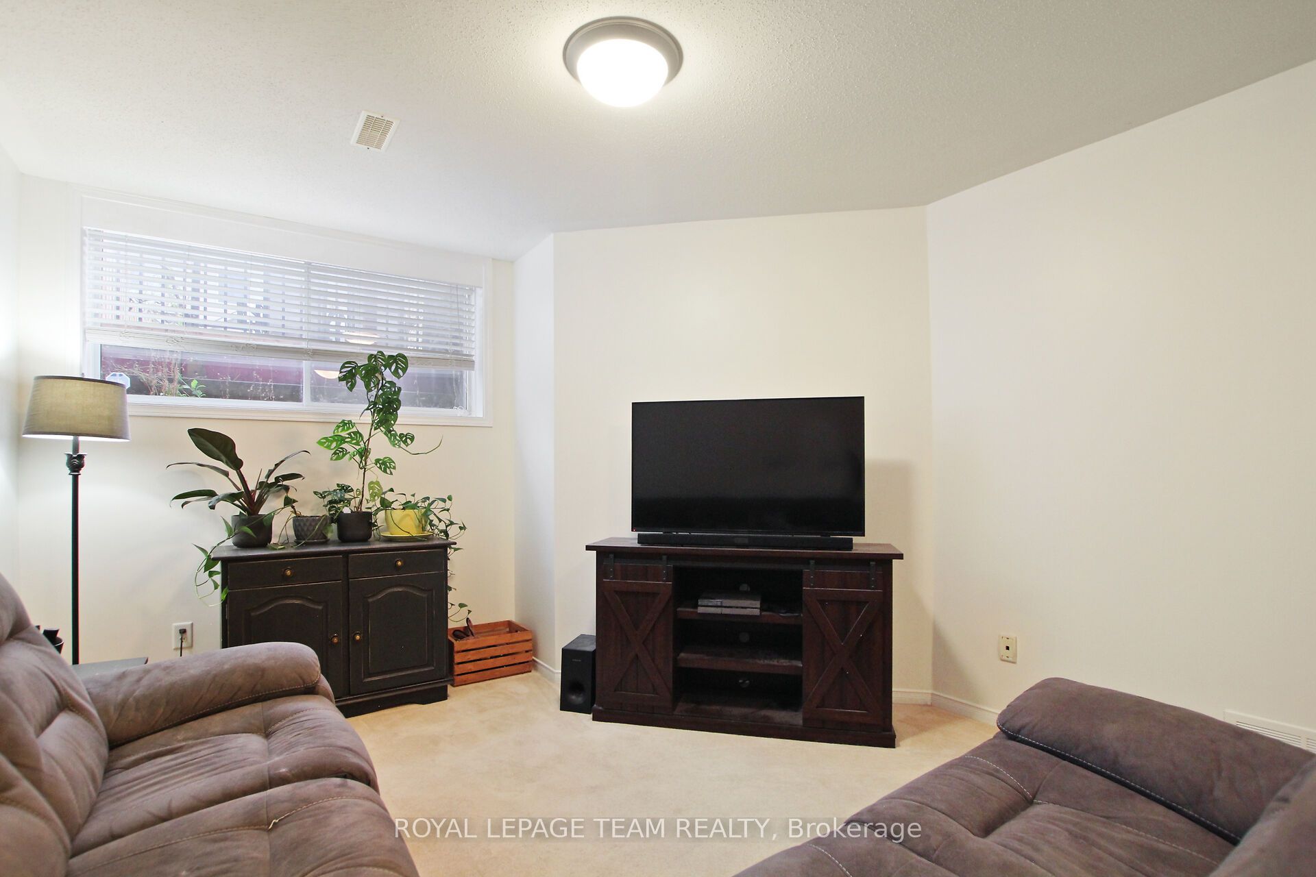 2091 Hiboux Street E Property Photo 28